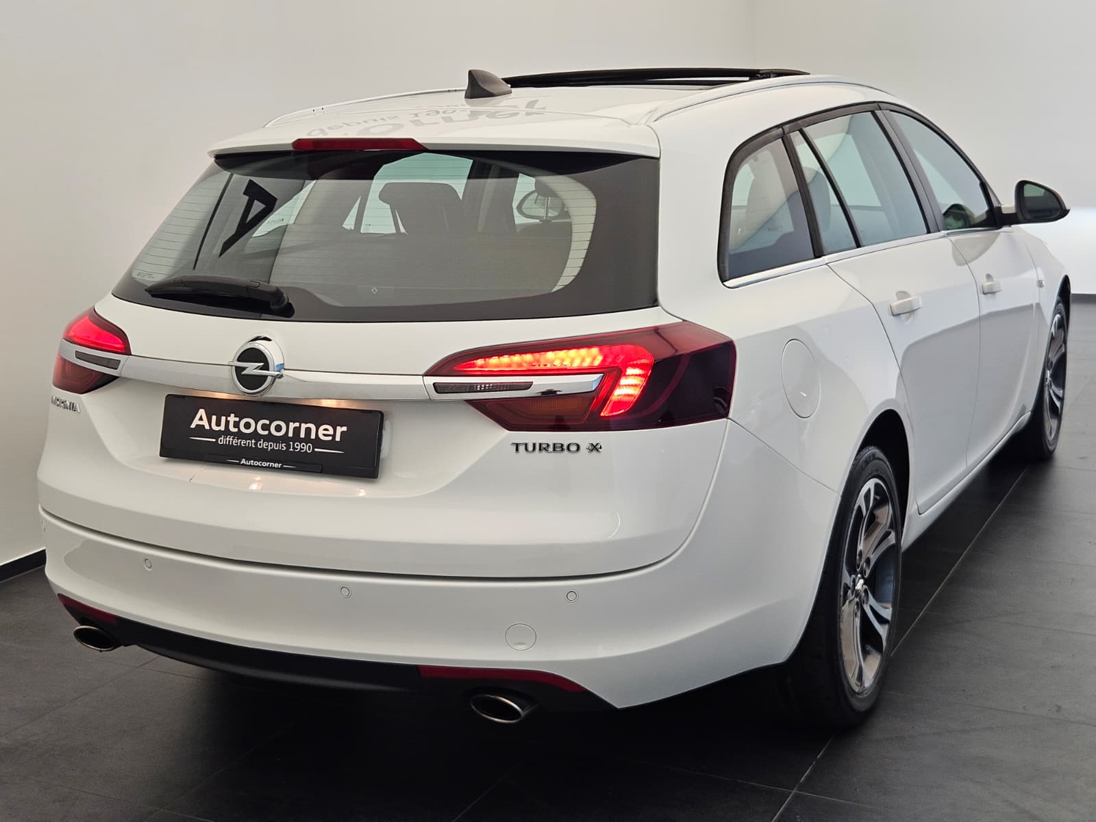 OPEL Insignia Sports Tourer 2.0 Turbo Edition 4WD-image-6