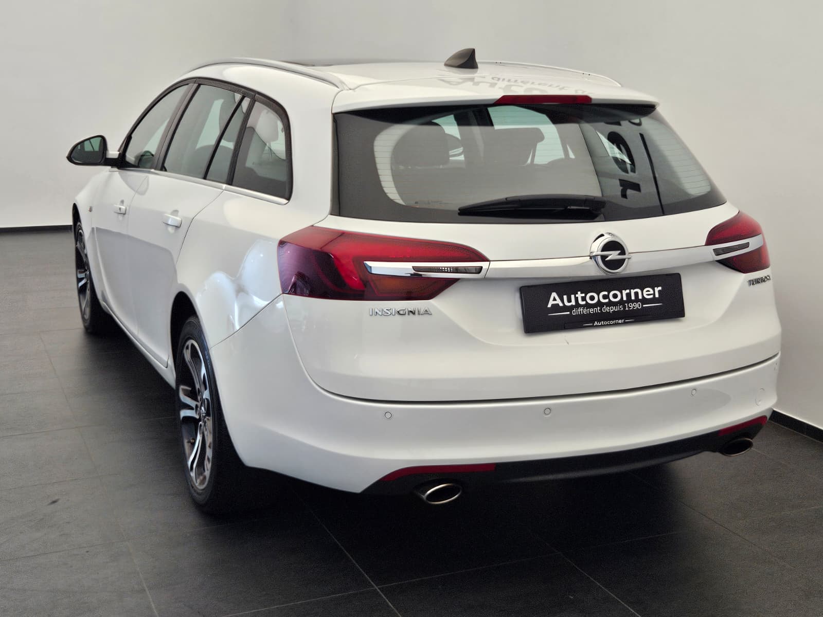 OPEL Insignia Sports Tourer 2.0 Turbo Edition 4WD-image-8