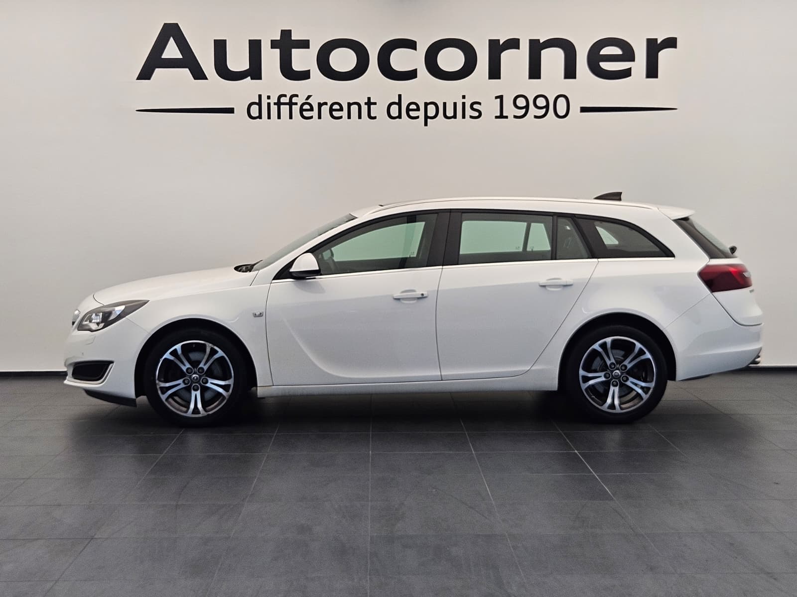 OPEL Insignia Sports Tourer 2.0 Turbo Edition 4WD-image-1