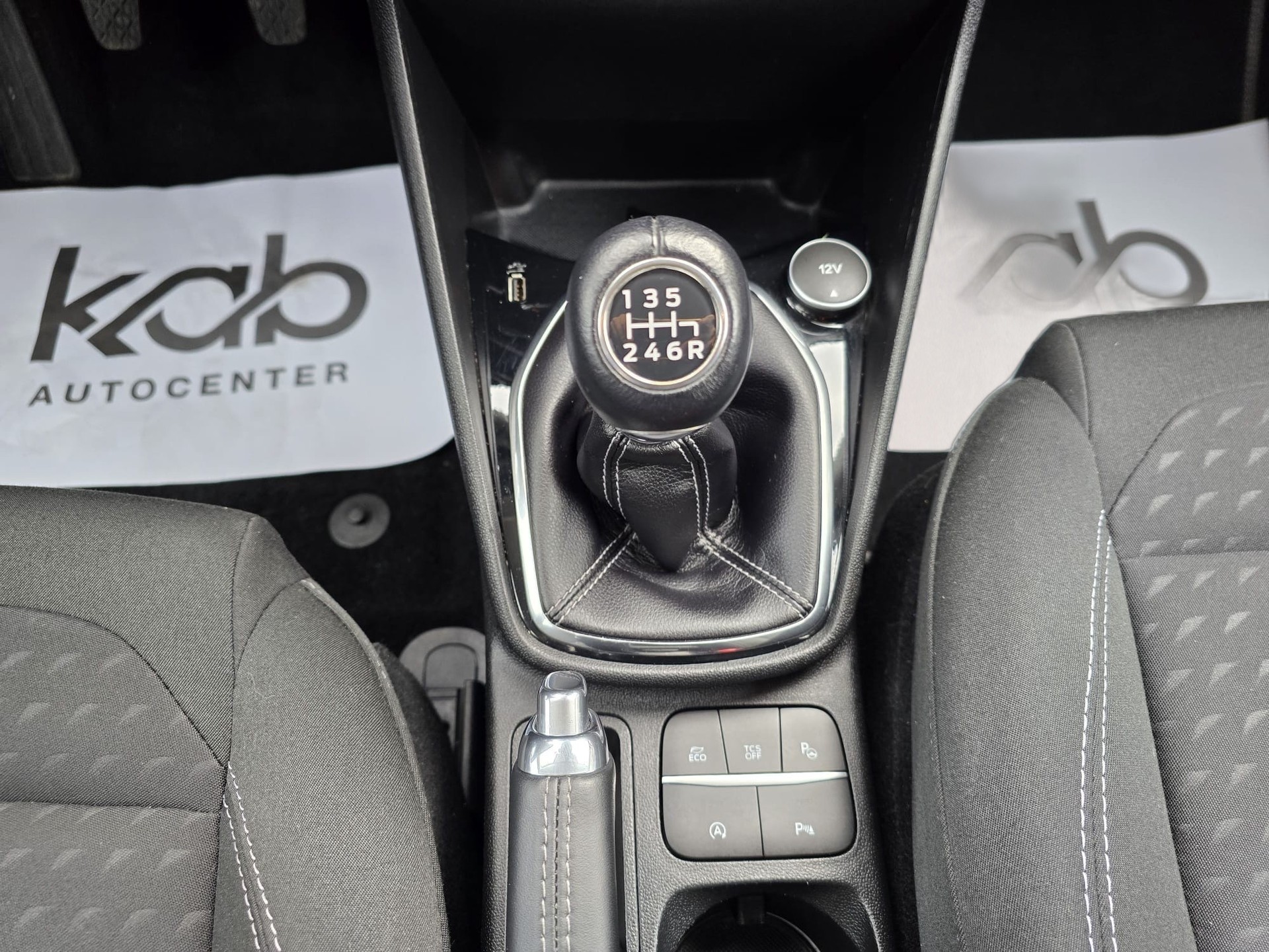 FORD Fiesta 1.0 SCTi Titanium-image-9