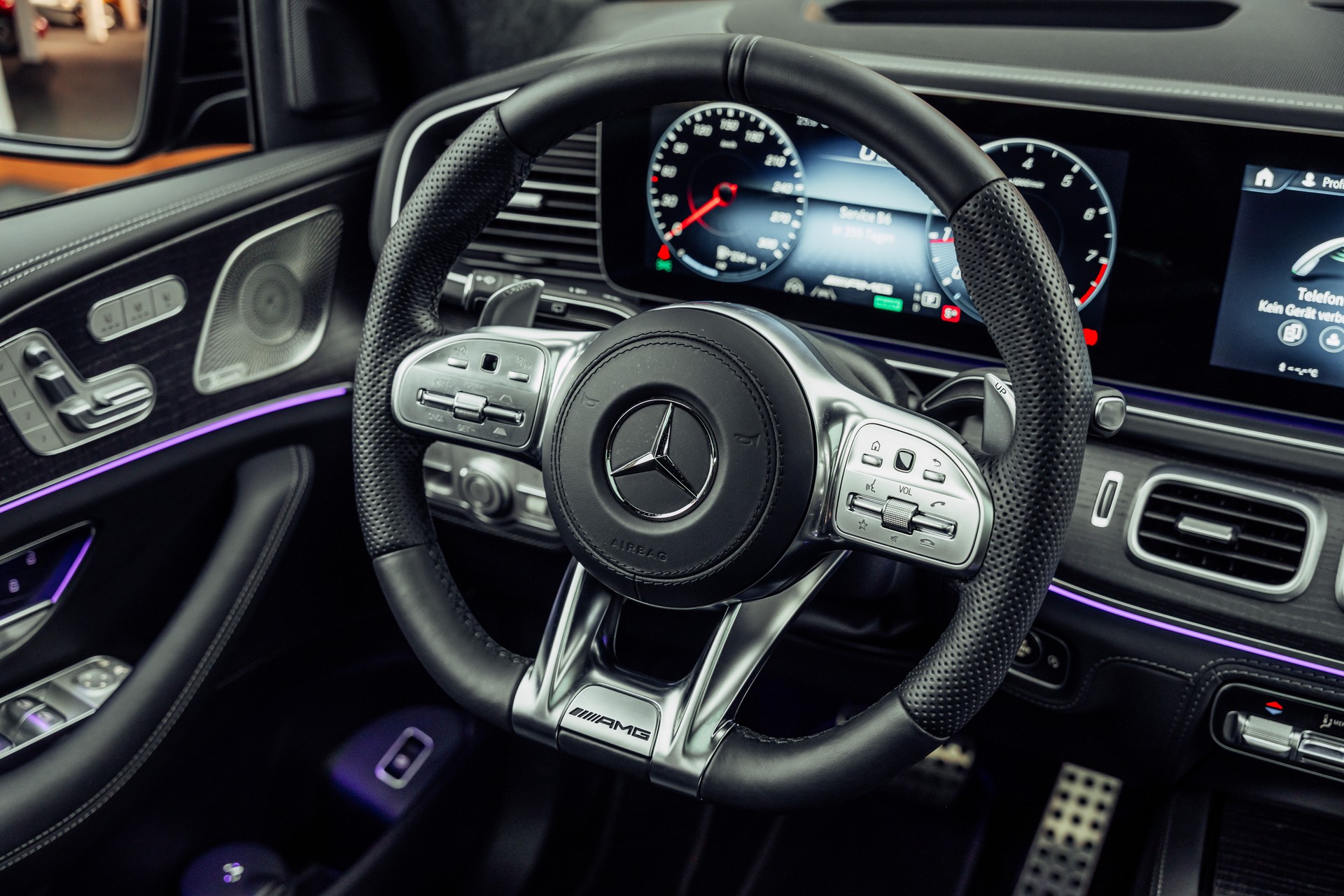 MERCEDES-BENZ GLS 63 4Matic + TCT 9G-image-17