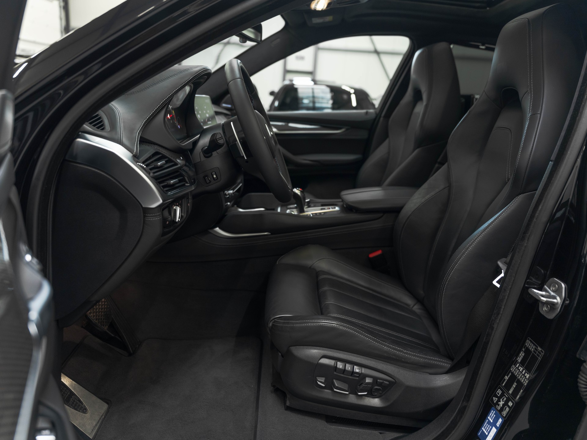 BMW X6M Steptronic-image-8