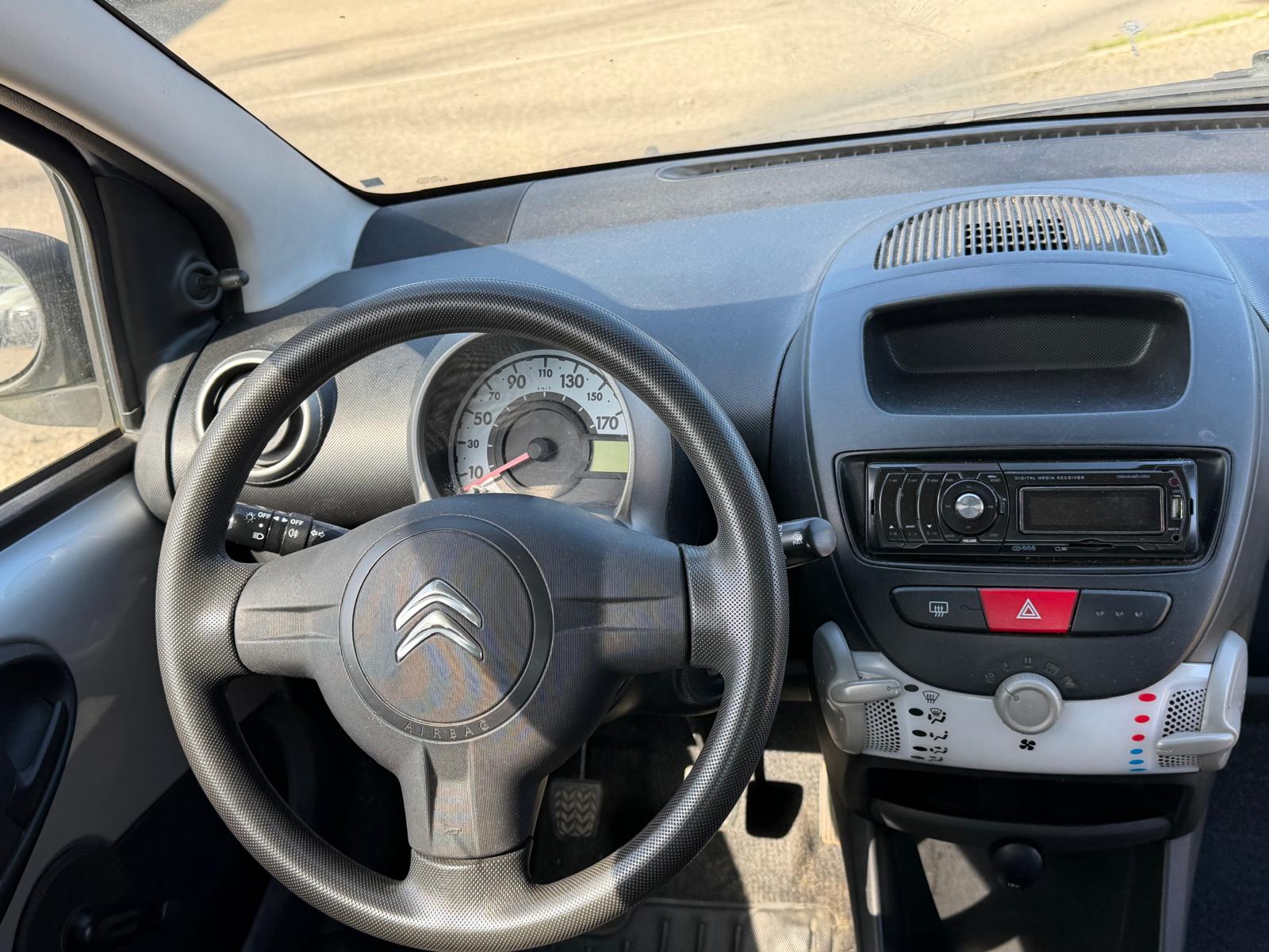 CITROEN C1 1.0i-image-4