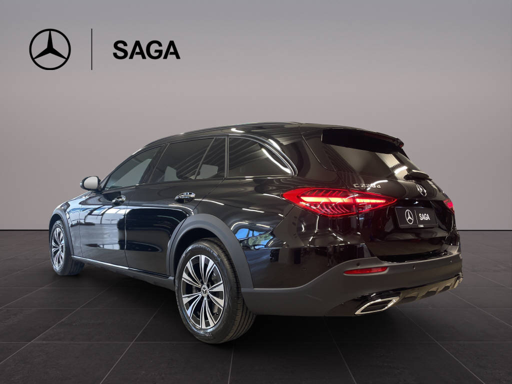 MERCEDES-BENZ C 220 d 4Matic T All-Terrain-image-4