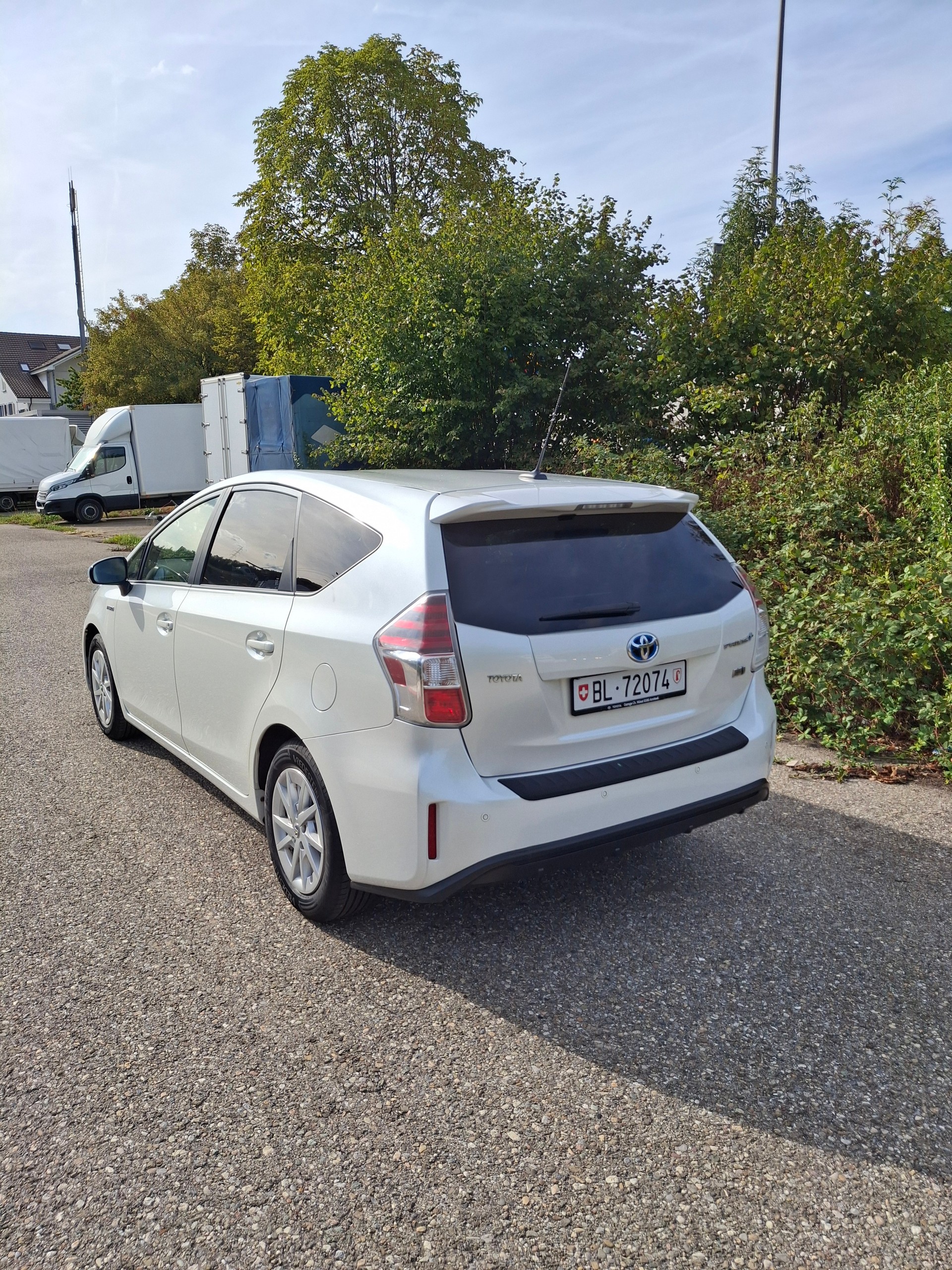 TOYOTA 1.8 VVTi HSD Sol-image-3