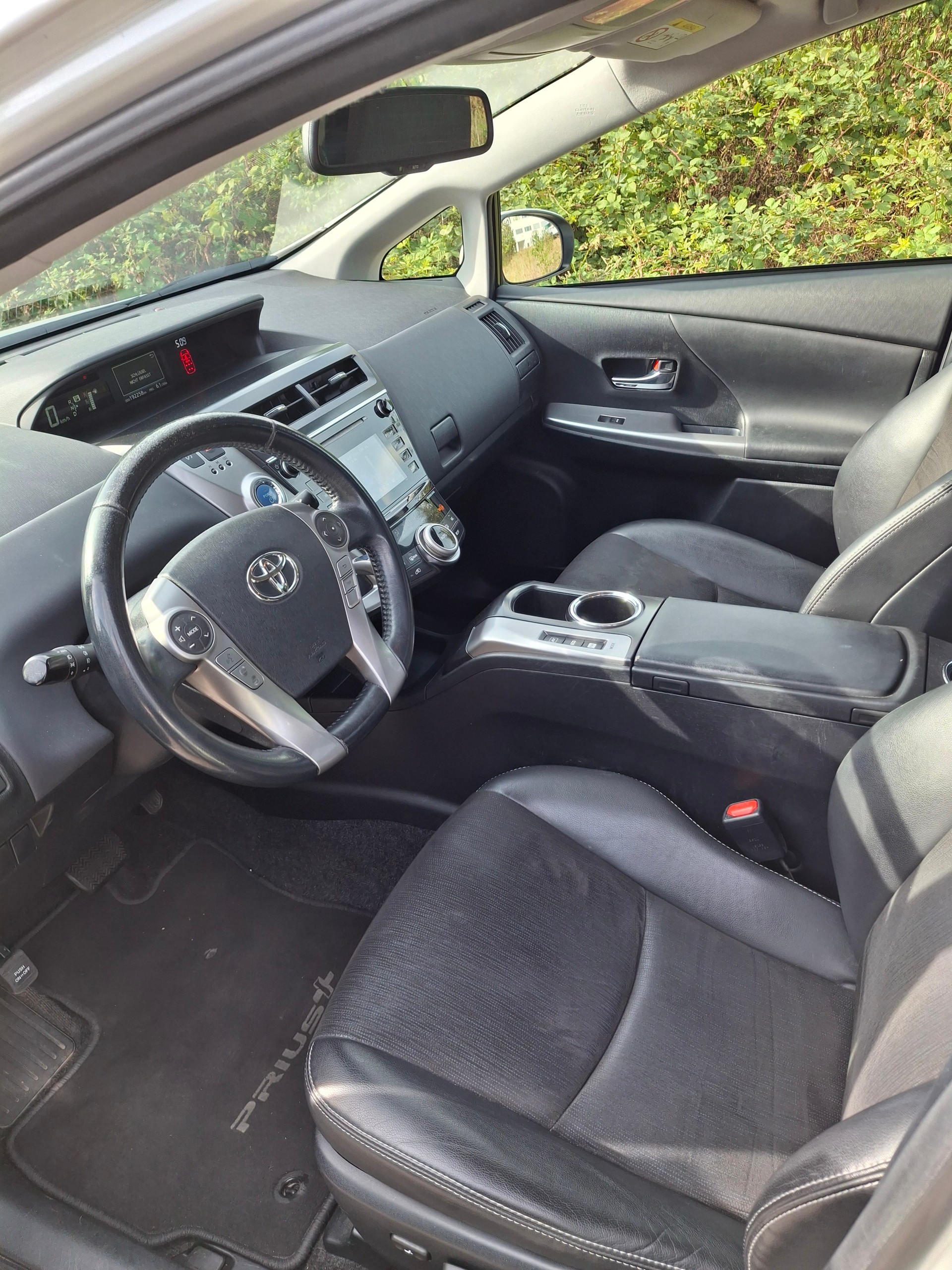 TOYOTA 1.8 VVTi HSD Sol-image-5