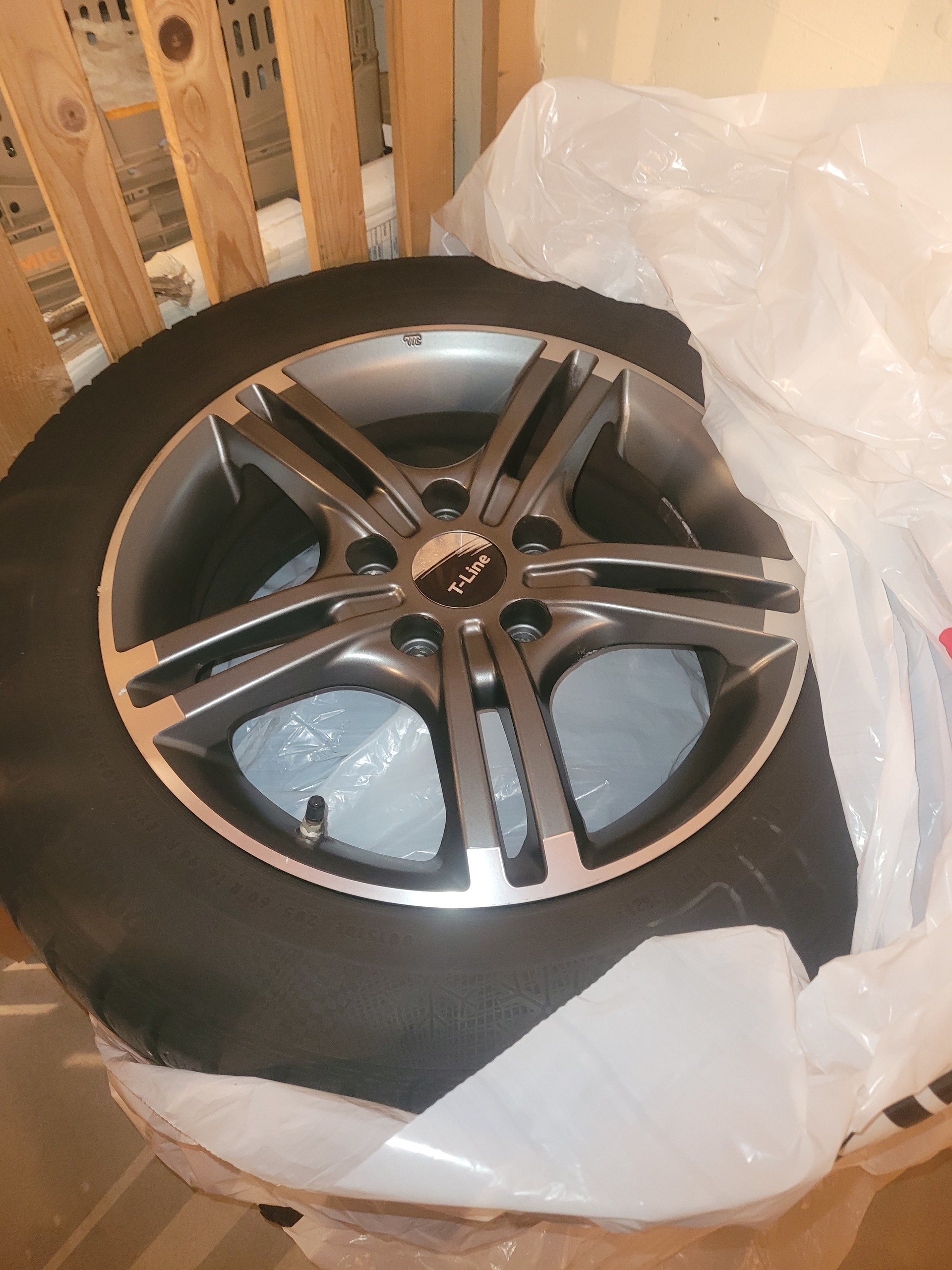 TOYOTA 1.8 VVTi HSD Sol-image-9