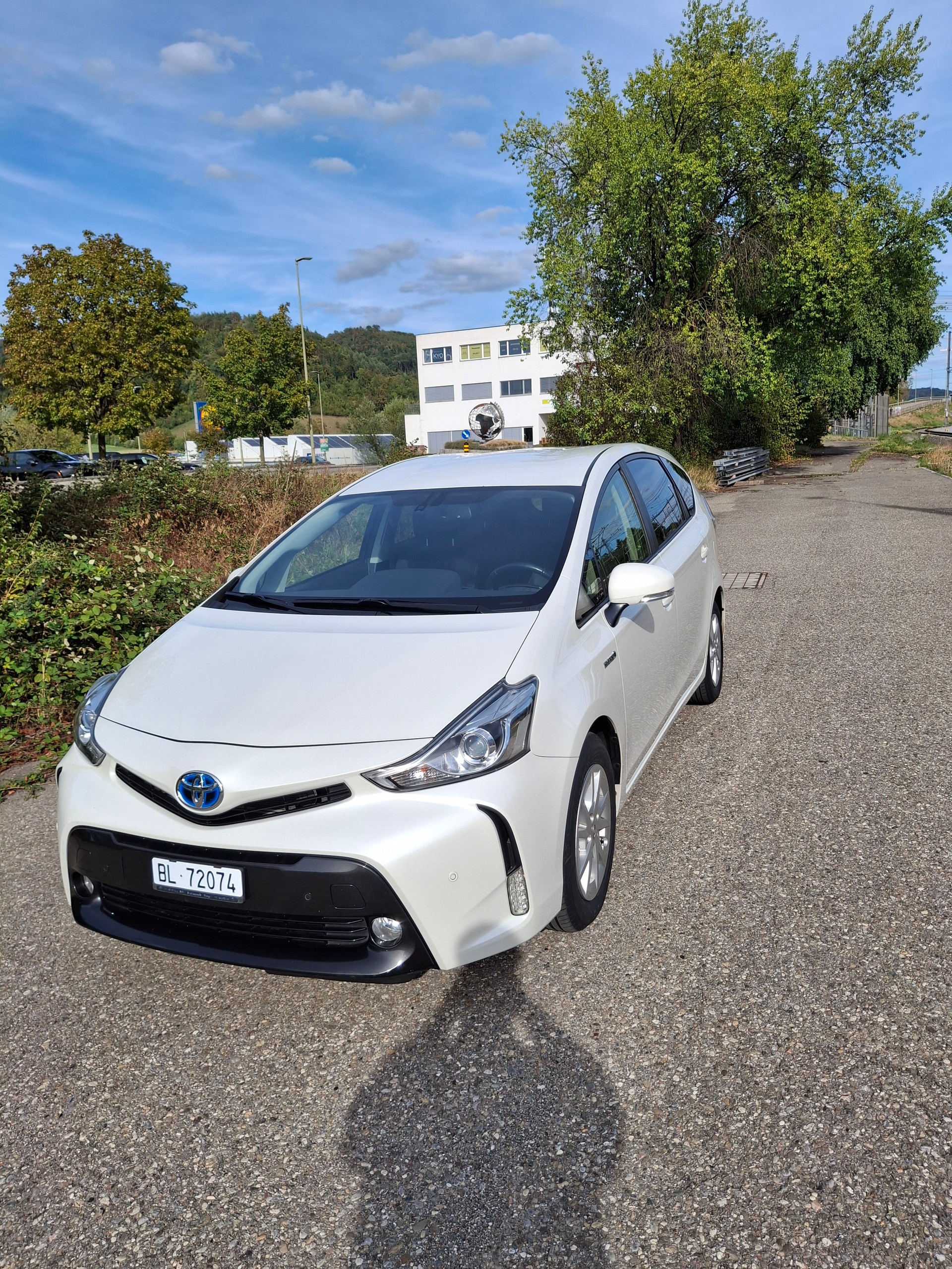 TOYOTA 1.8 VVTi HSD Sol-image-0