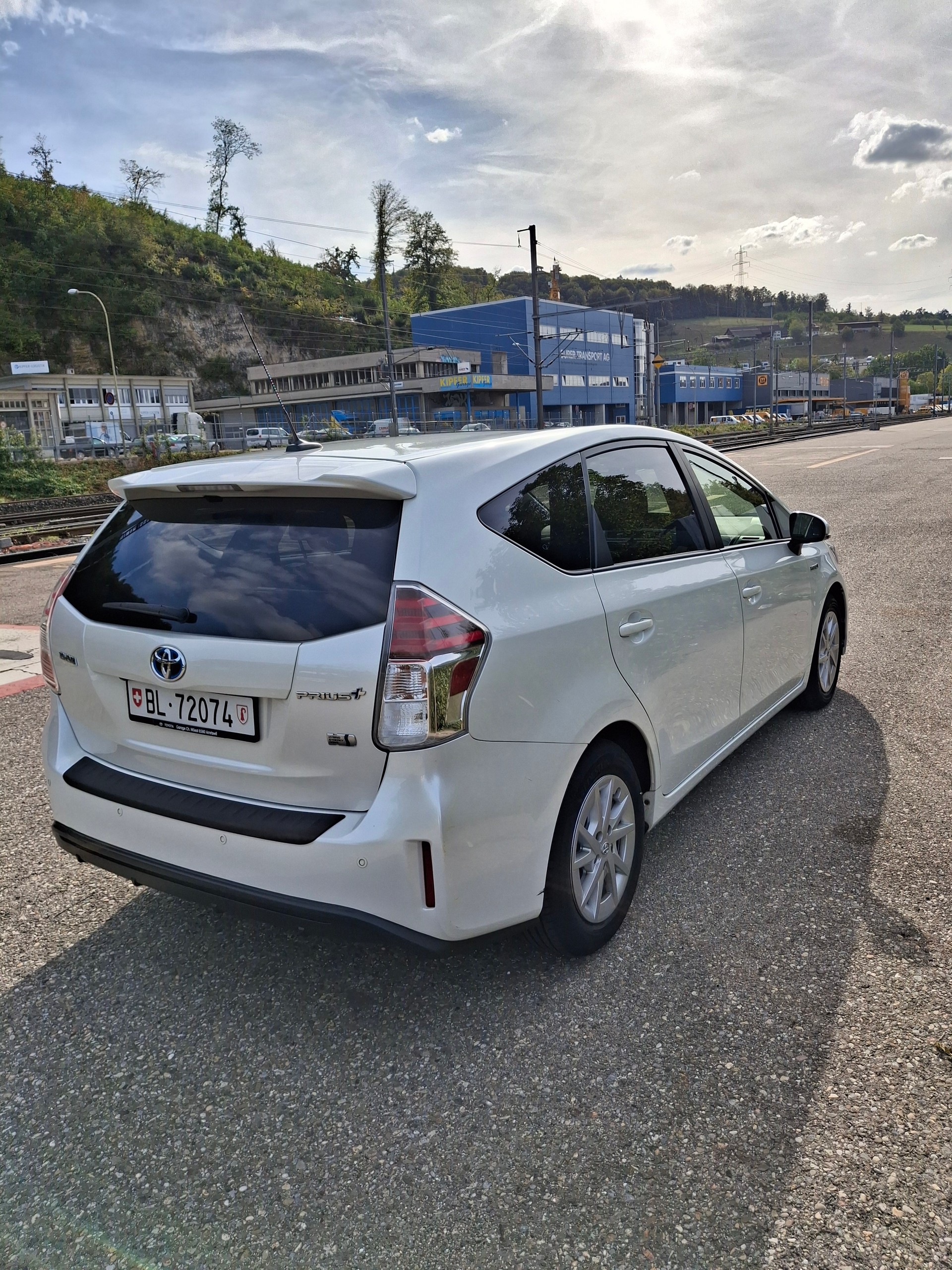 TOYOTA 1.8 VVTi HSD Sol-image-2