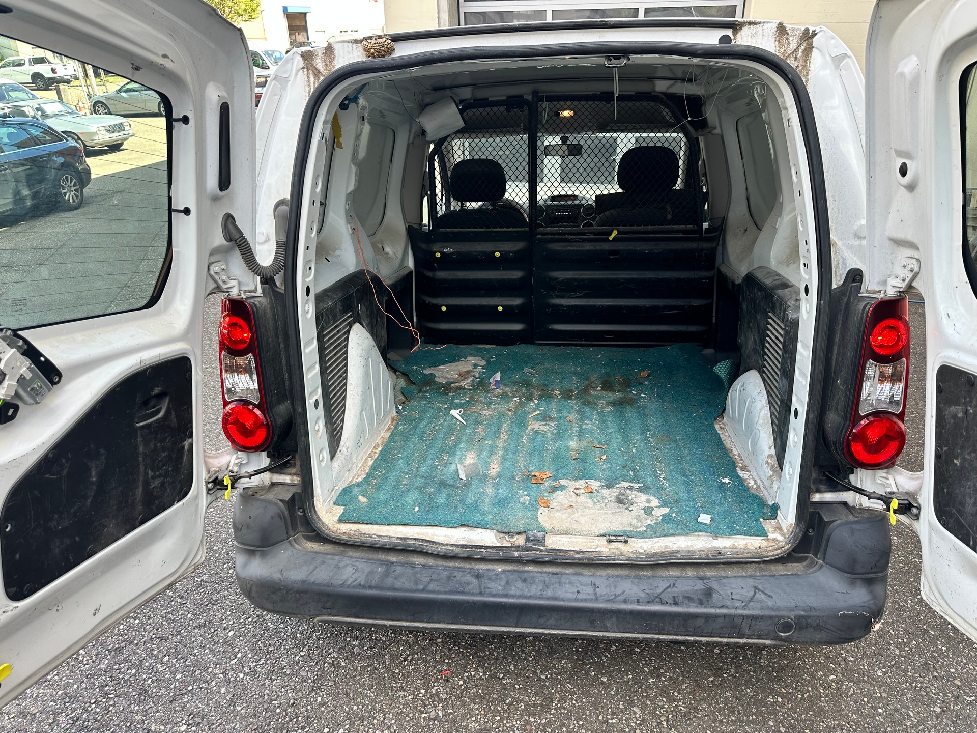 CITROEN Berlingo 1.6 VTi 98 Business-image-8