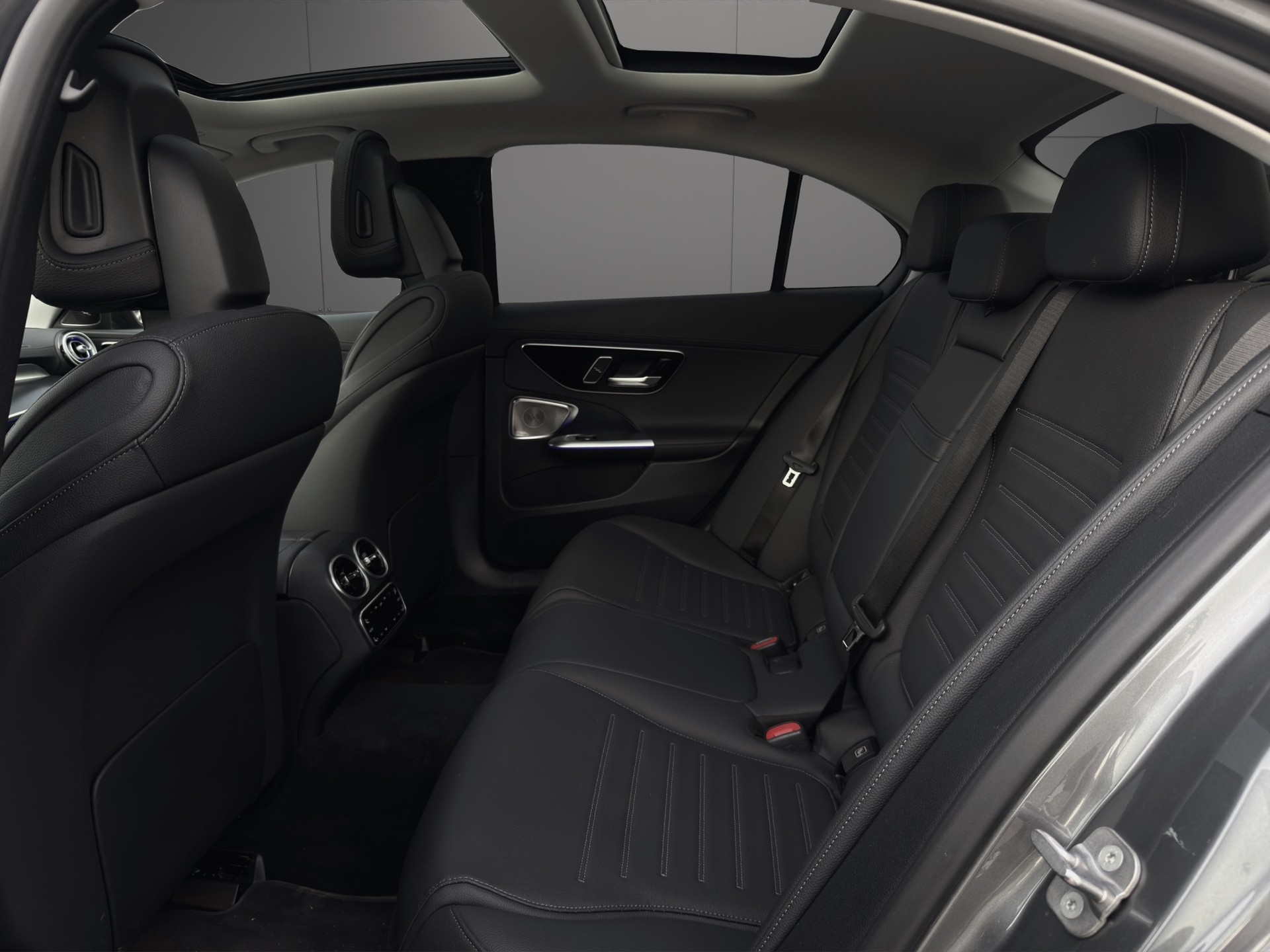 MERCEDES-BENZ C 300e 4 Matic EQ Hybrid AMG Line-image-7