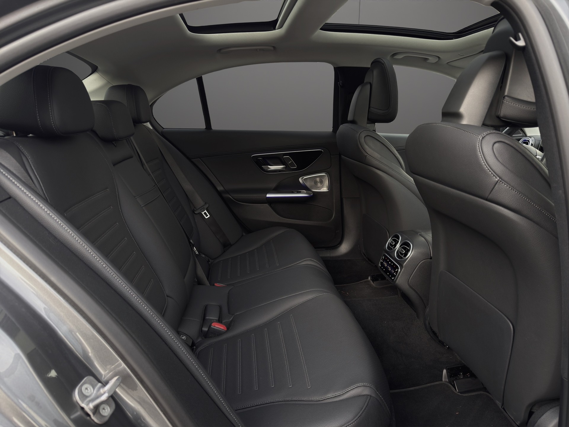 MERCEDES-BENZ C 300e 4 Matic EQ Hybrid AMG Line-image-8