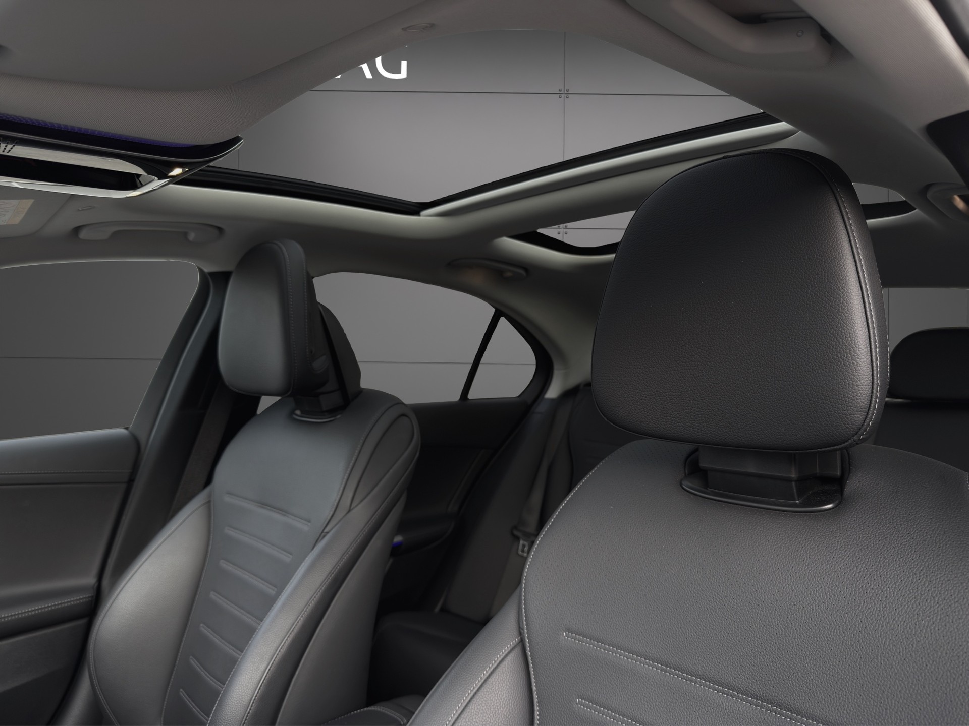 MERCEDES-BENZ C 300e 4 Matic EQ Hybrid AMG Line-image-12