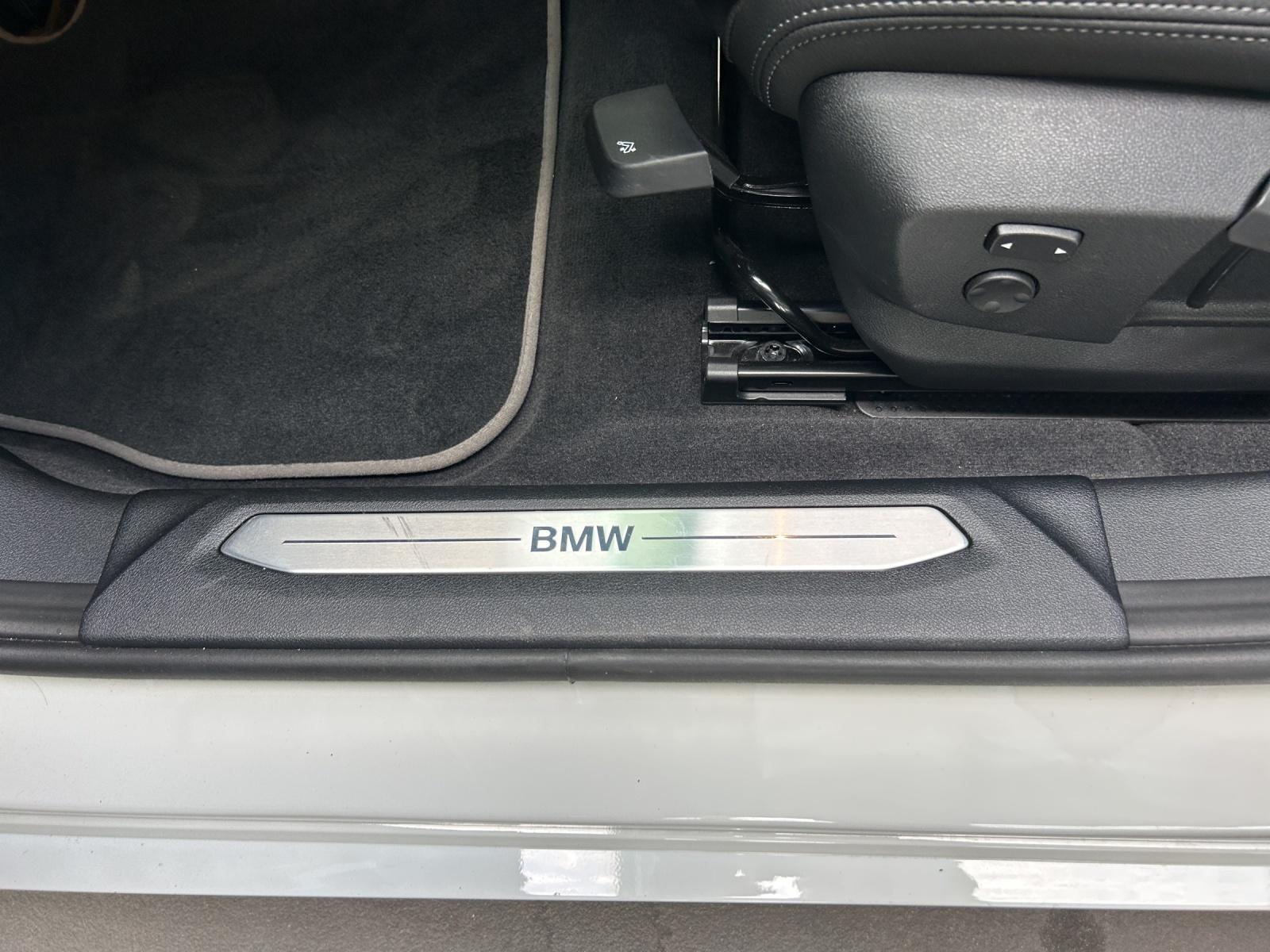 BMW 120i-image-19
