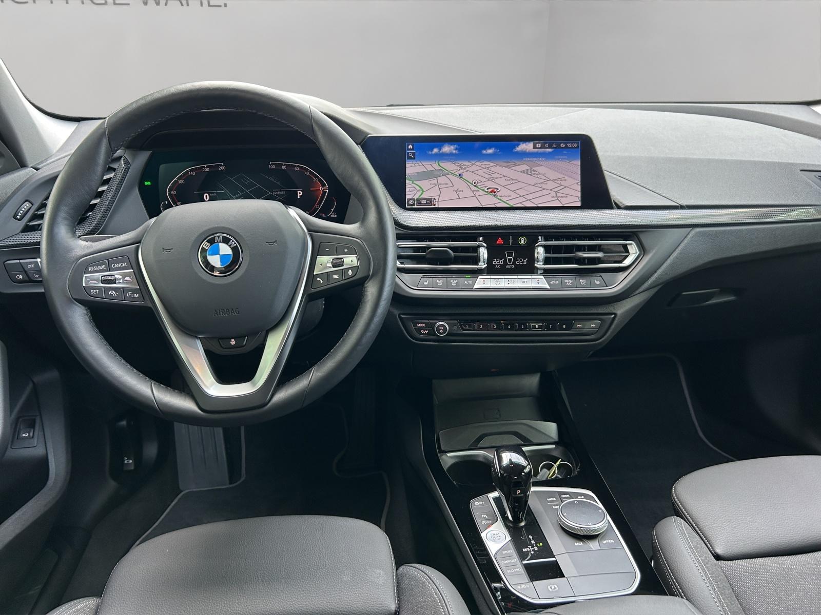 BMW 120i-image-6