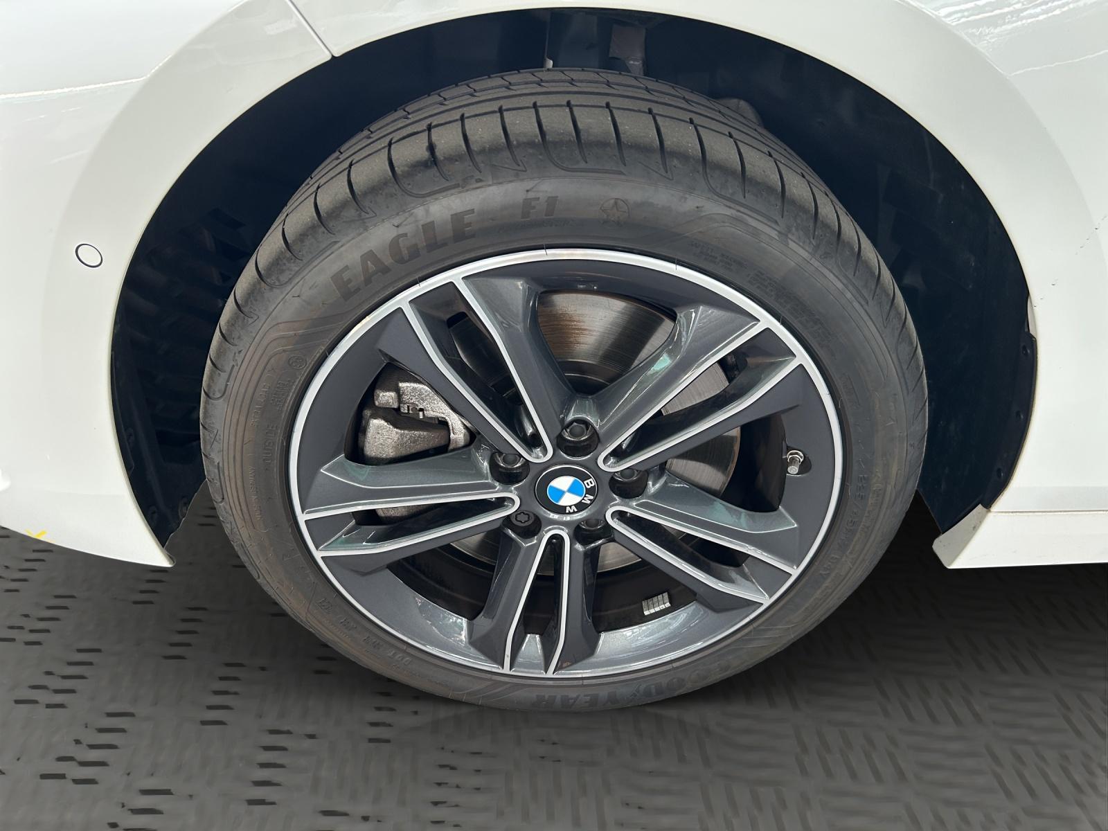 BMW 120i-image-29