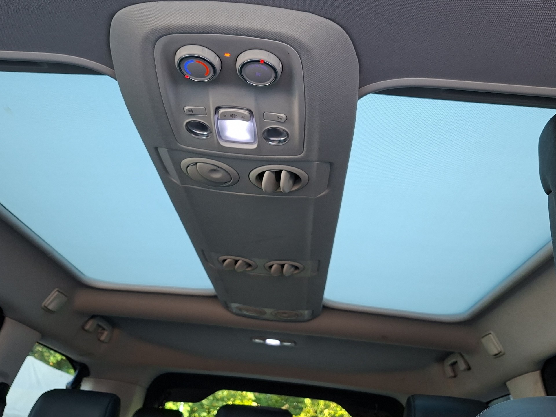 PEUGEOT Traveller 2.0 BlueHDi Business VIP Standard EAT-image-20
