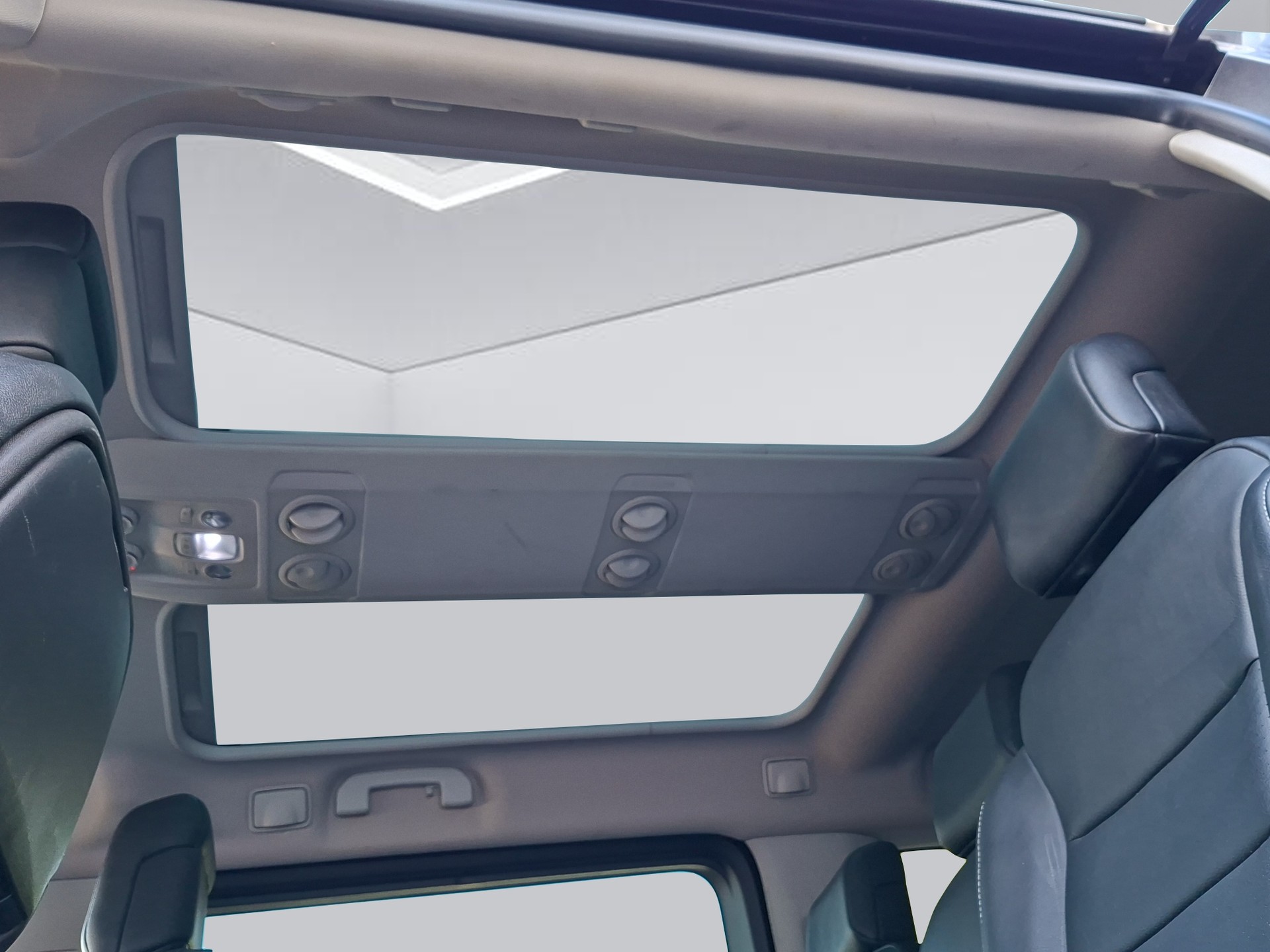 PEUGEOT Traveller 2.0 BlueHDi Business VIP Standard EAT-image-21