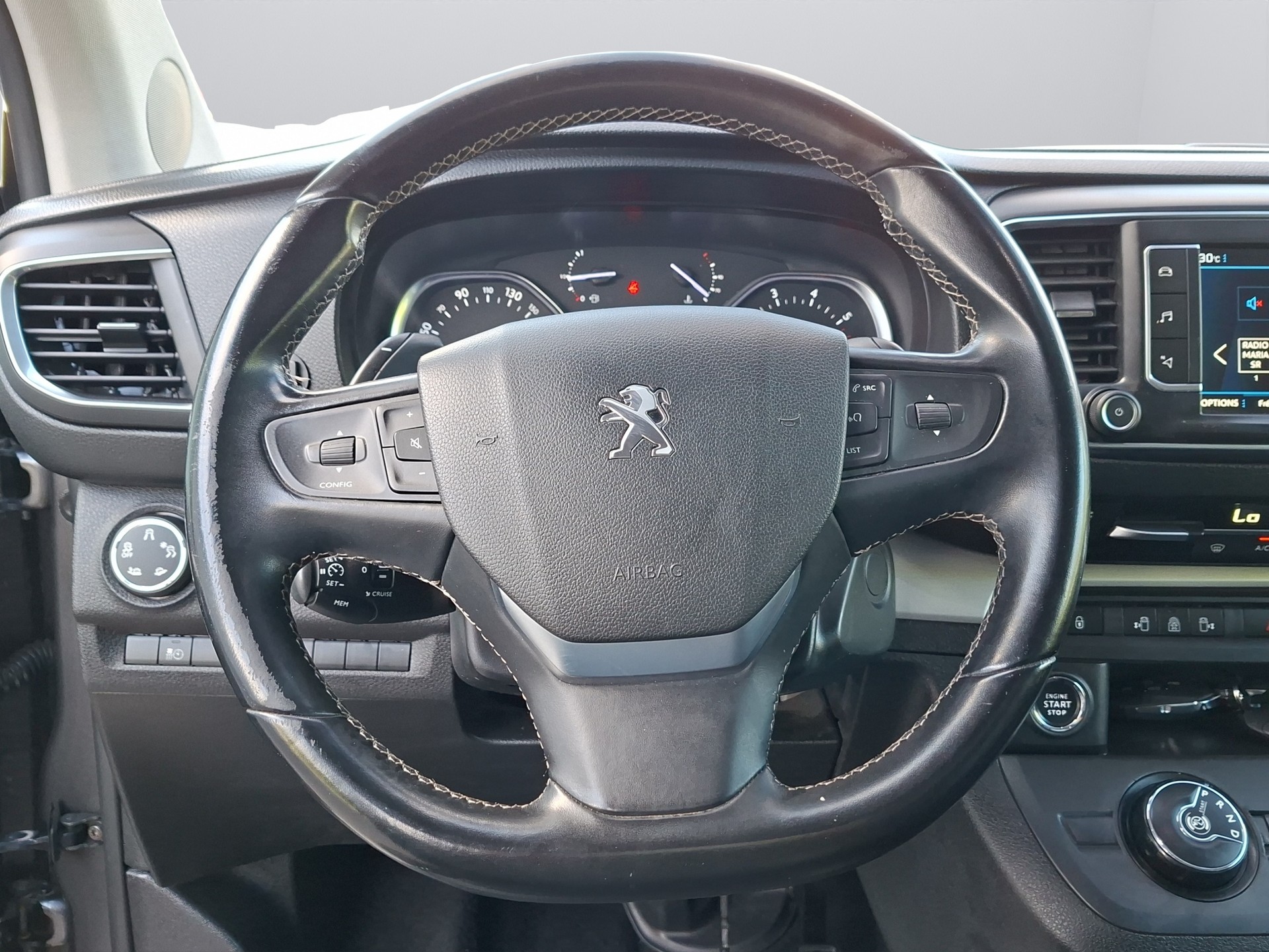 PEUGEOT Traveller 2.0 BlueHDi Business VIP Standard EAT-image-9
