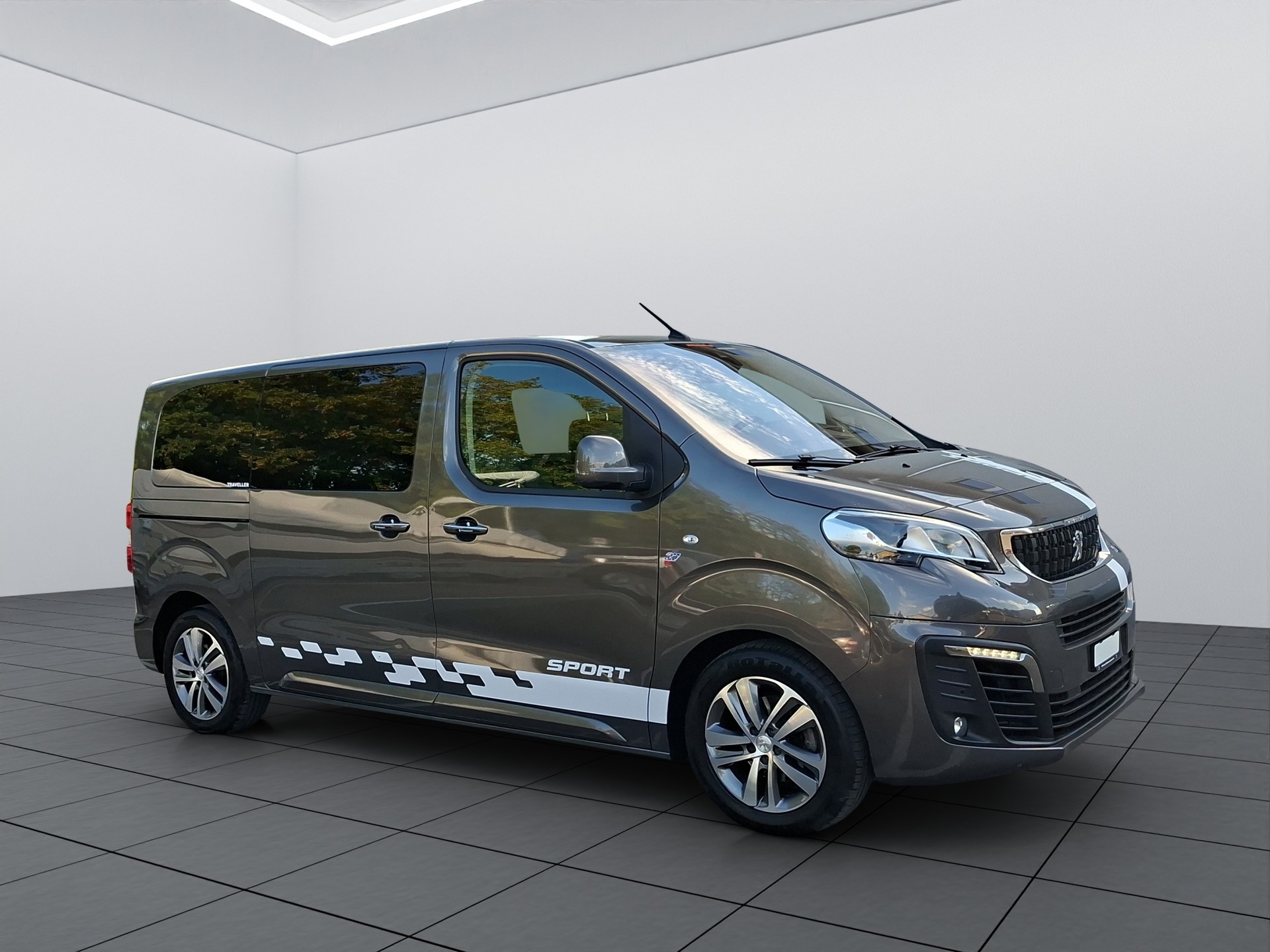 PEUGEOT Traveller 2.0 BlueHDi Business VIP Standard EAT-image-7