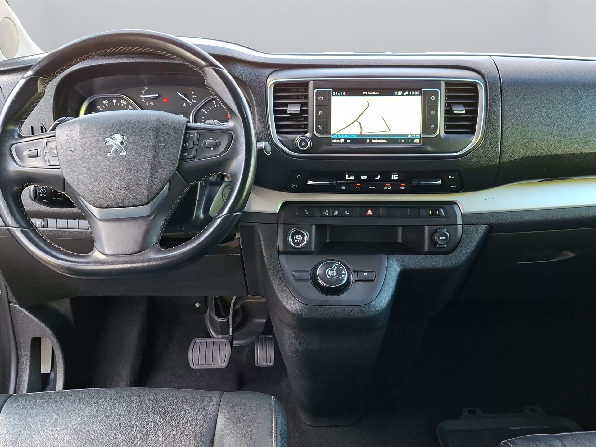 PEUGEOT Traveller 2.0 BlueHDi Business VIP Standard EAT-image-13