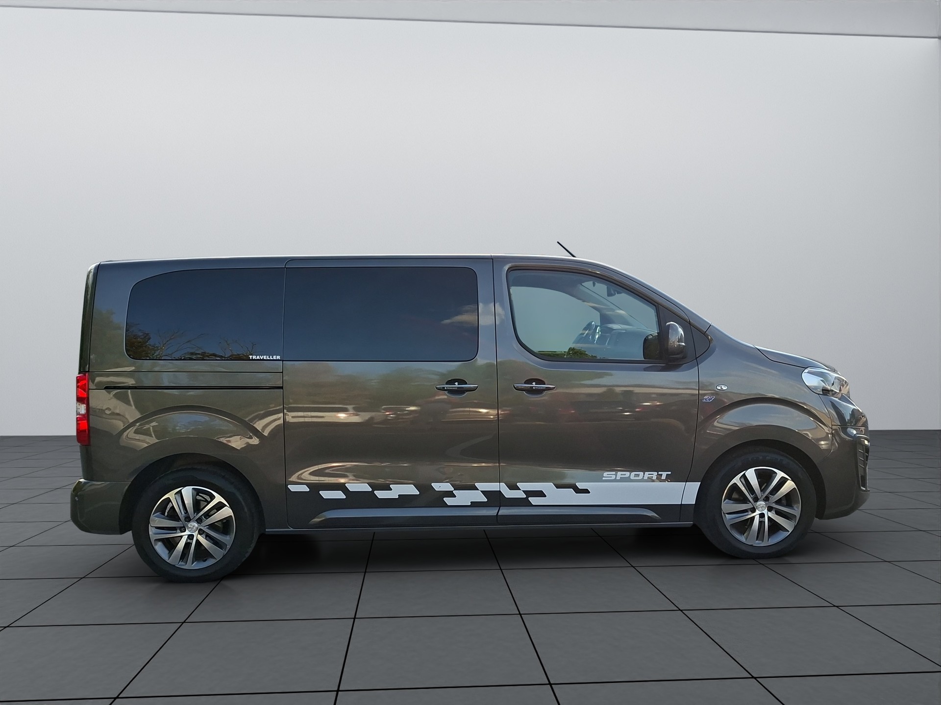PEUGEOT Traveller 2.0 BlueHDi Business VIP Standard EAT-image-6
