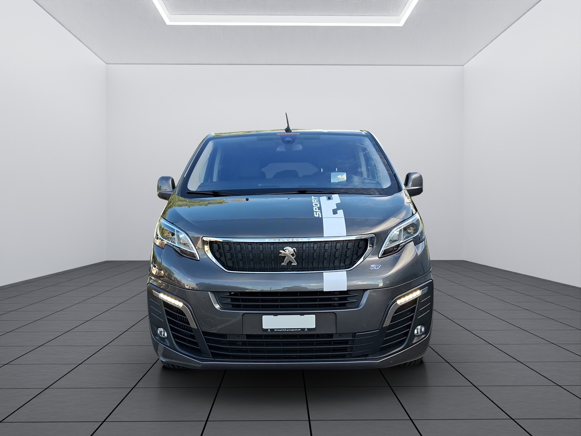 PEUGEOT Traveller 2.0 BlueHDi Business VIP Standard EAT-showroom-element-1