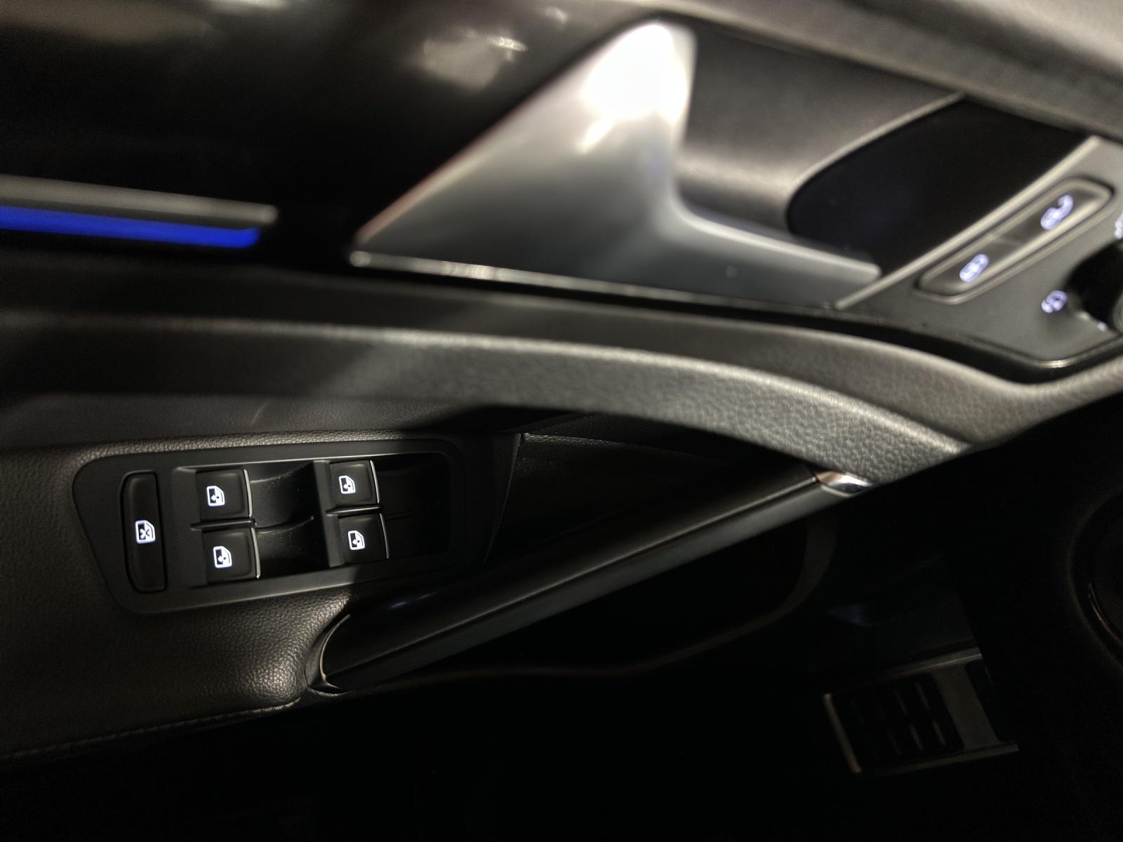 VW Golf VII 2.0 TSI R DSG 4motion-image-11