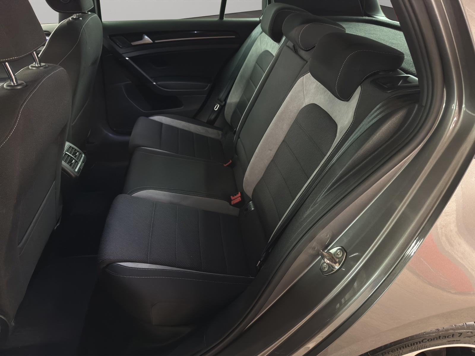 VW Golf VII 2.0 TSI R DSG 4motion-image-12