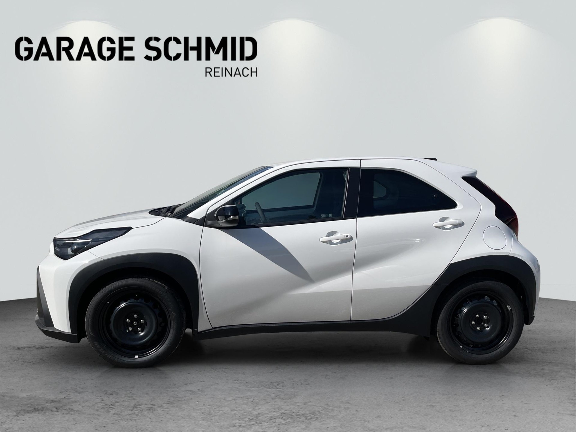 TOYOTA Aygo X 1.5 VVT-i HSD Comfort-showroom-element-3