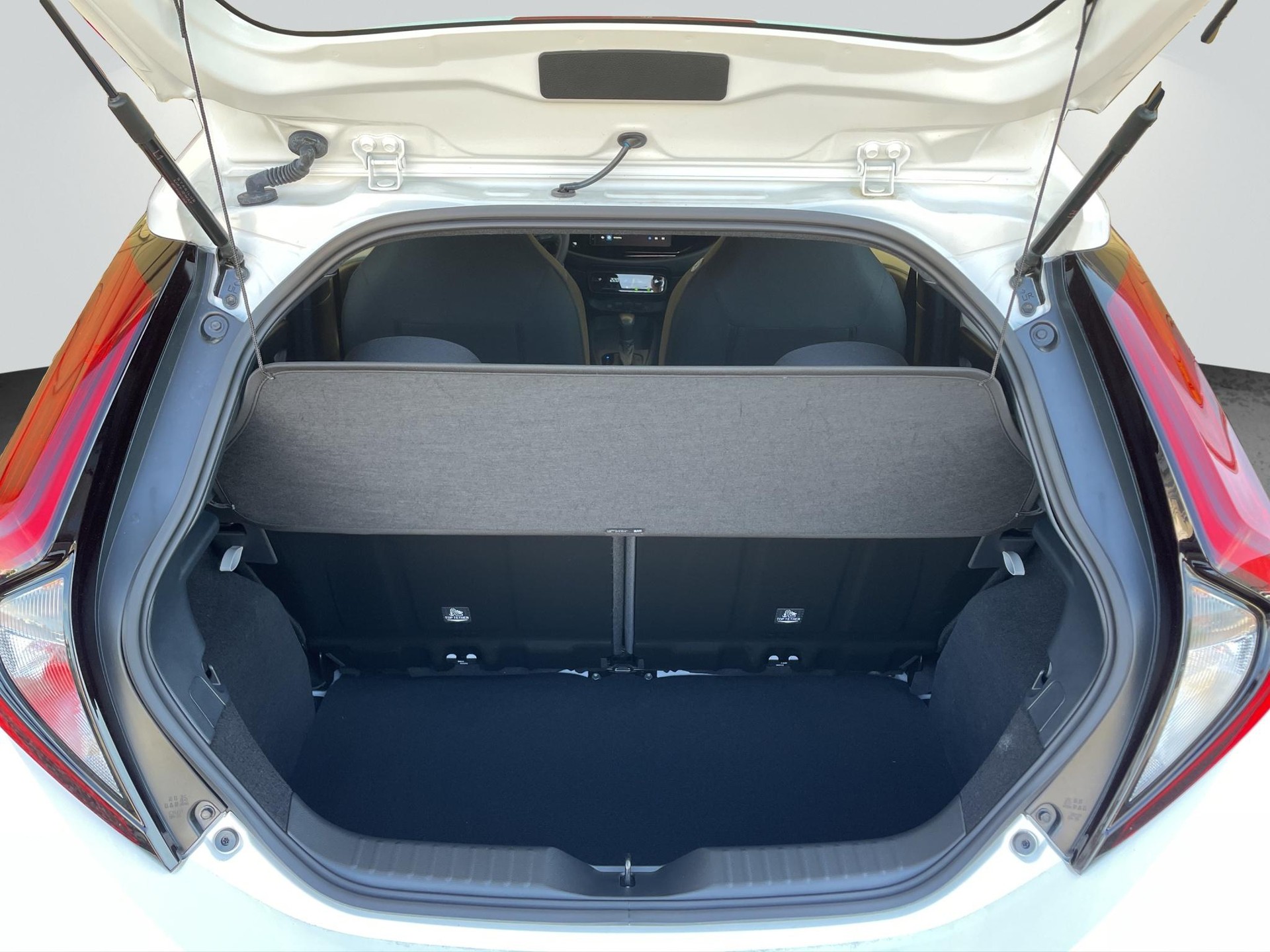 TOYOTA Aygo X 1.5 VVT-i HSD Comfort-image-13