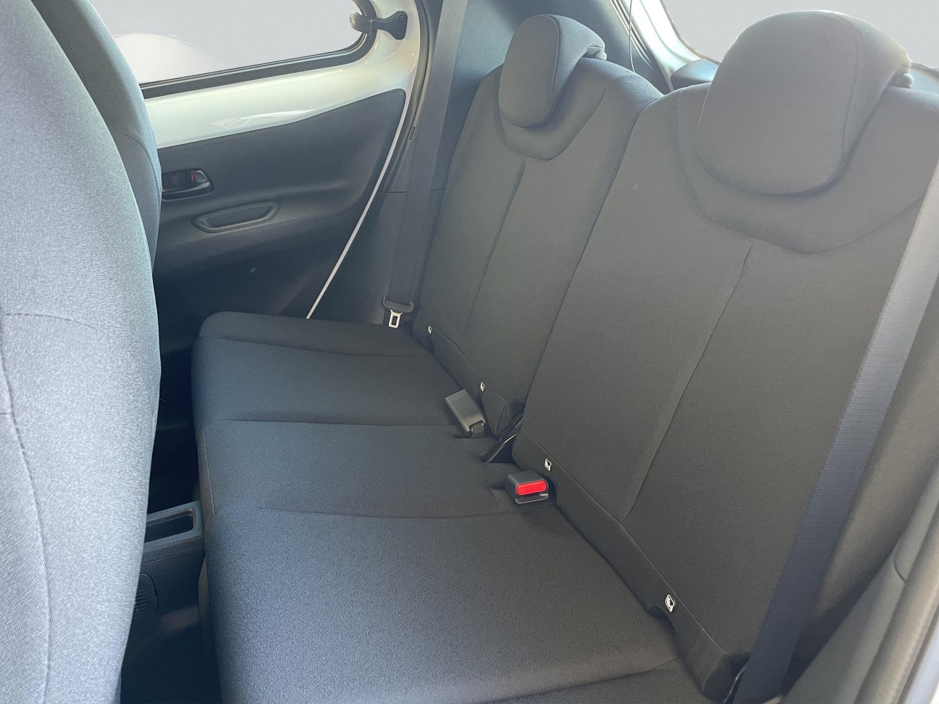 TOYOTA Aygo X 1.5 VVT-i HSD Comfort-image-11