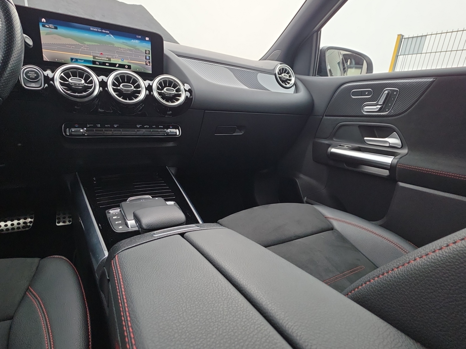 MERCEDES-BENZ B 220 4Matic AMG Line 7G-DCT-image-11