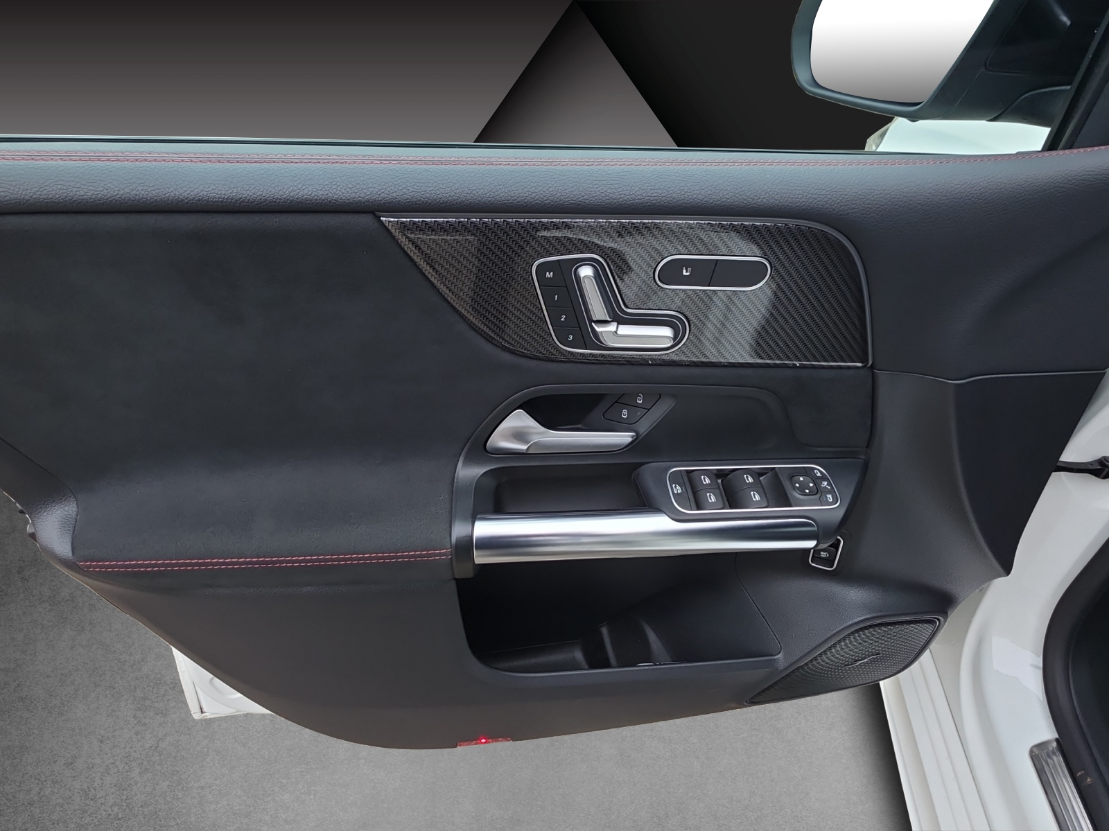 MERCEDES-BENZ B 220 4Matic AMG Line 7G-DCT-image-14