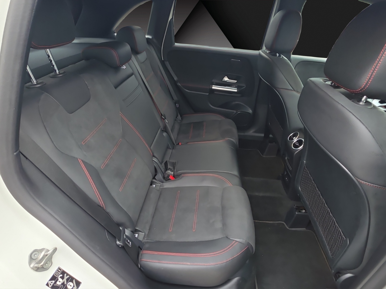 MERCEDES-BENZ B 220 4Matic AMG Line 7G-DCT-image-16