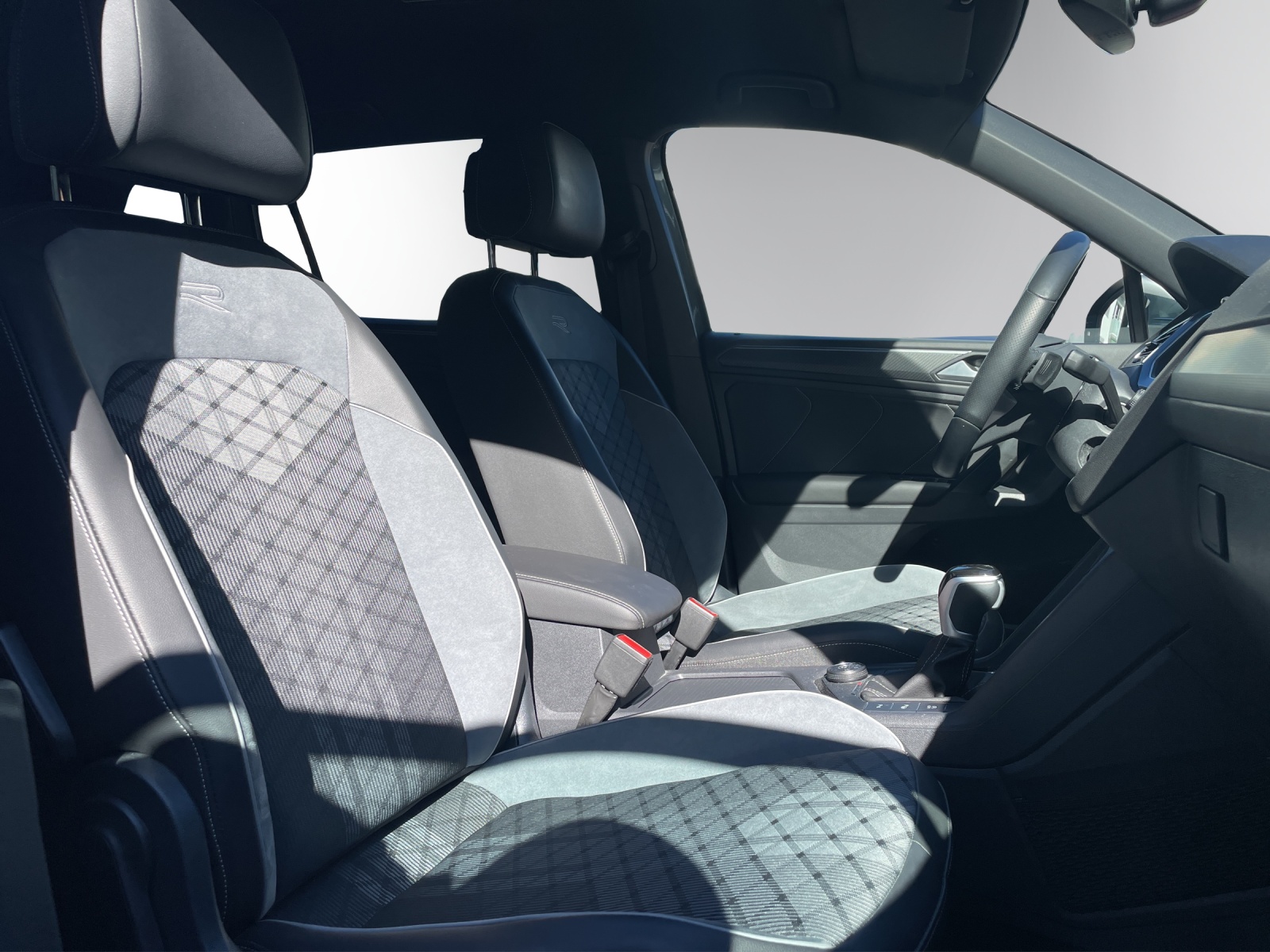 VW TIGUAN ALLSPACE 2.0 TSI R-LINE 4MOTION DSG – SPORTLICHER ALLROUNDER MIT 4MOTION | R-LINE-AUSFÜHRUNG |7 PLÄTZER-image-8