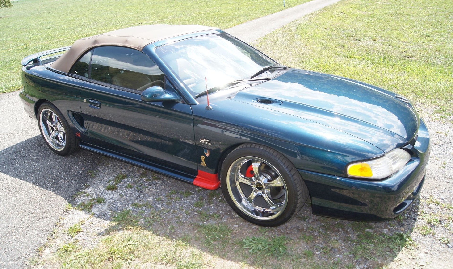 FORD MUSTANG-image-0