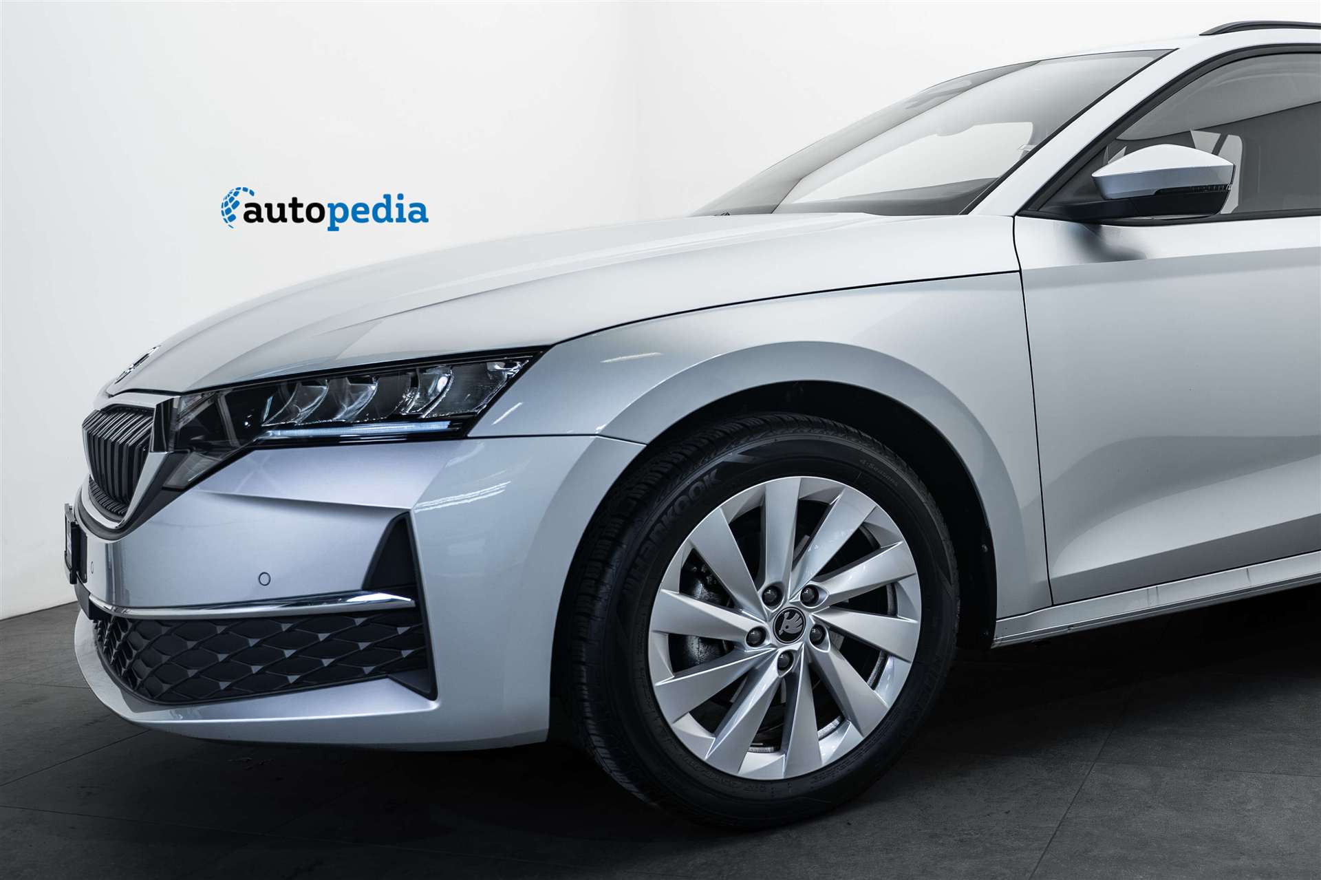 SKODA Octavia Combi 2.0 TDI DSG Selection-image-1