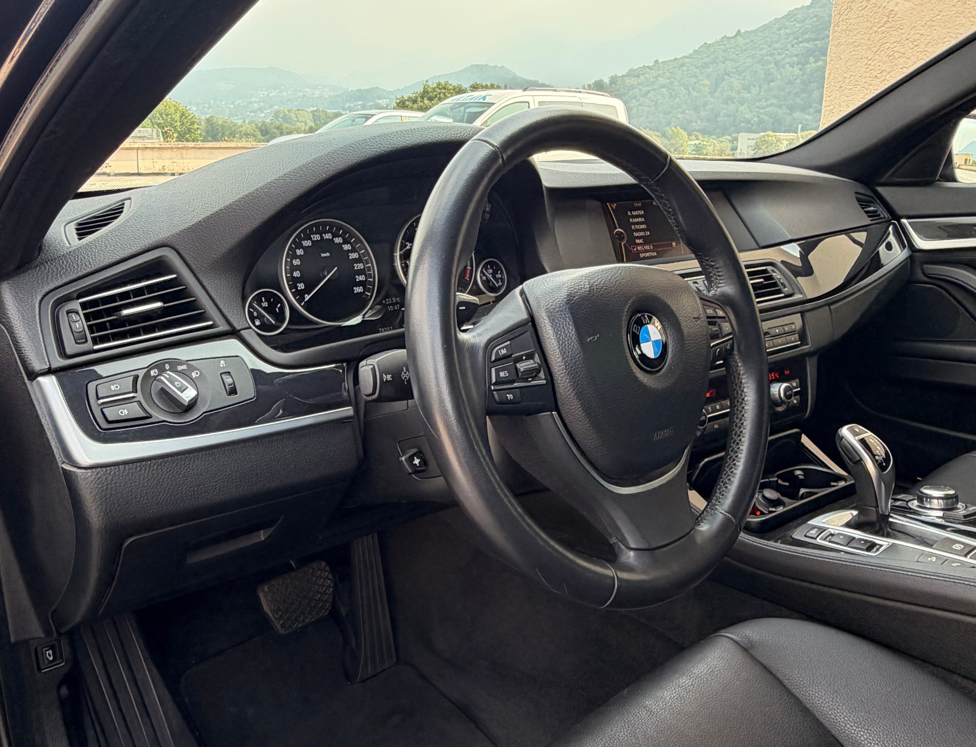 BMW 528i xDrive Touring Steptronic-image-7