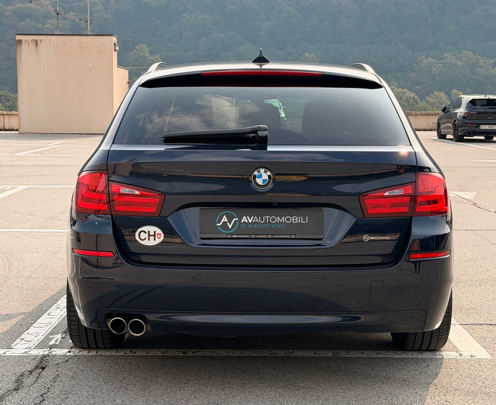 BMW 528i xDrive Touring Steptronic-image-5