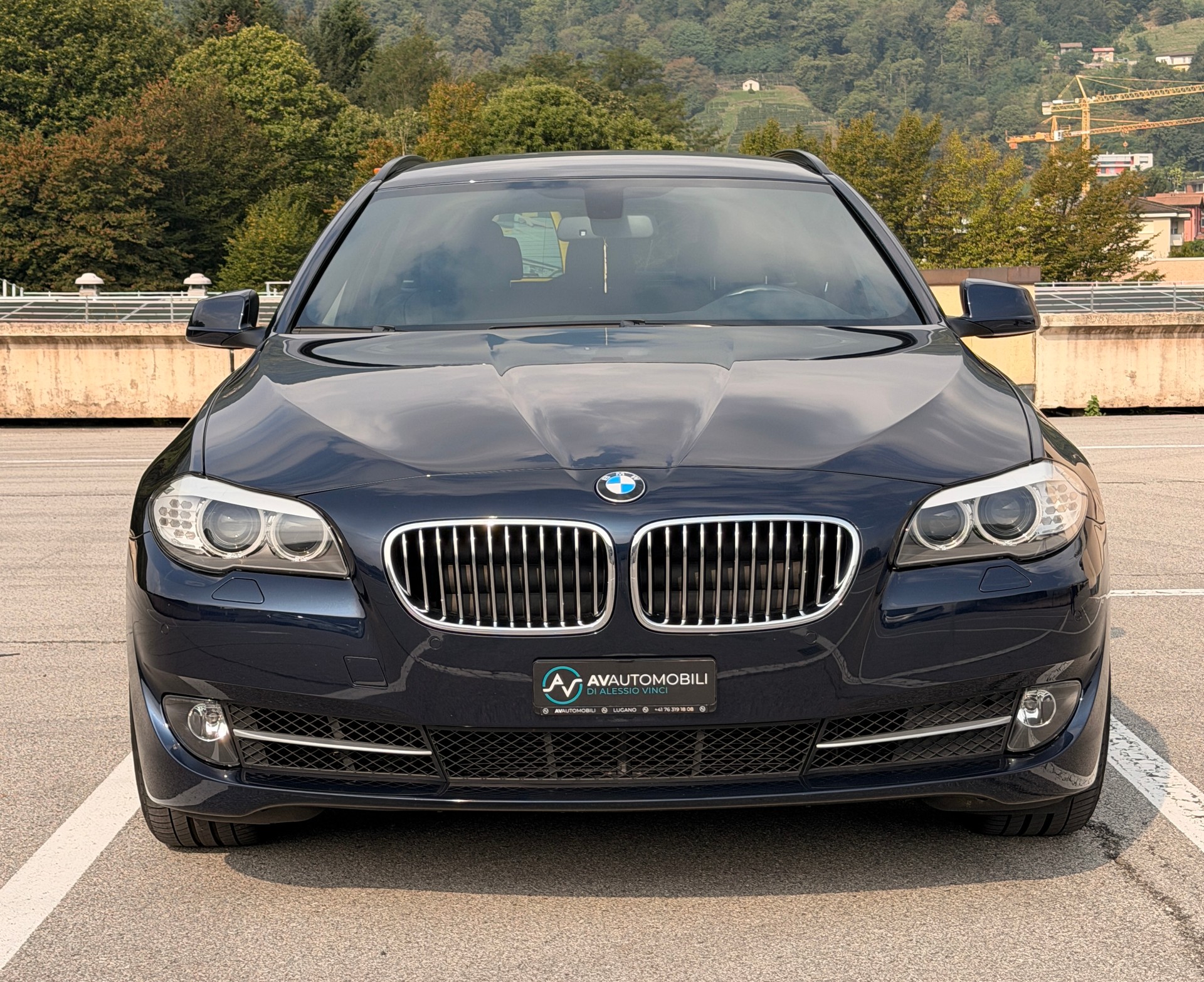 BMW 528i xDrive Touring Steptronic-image-2