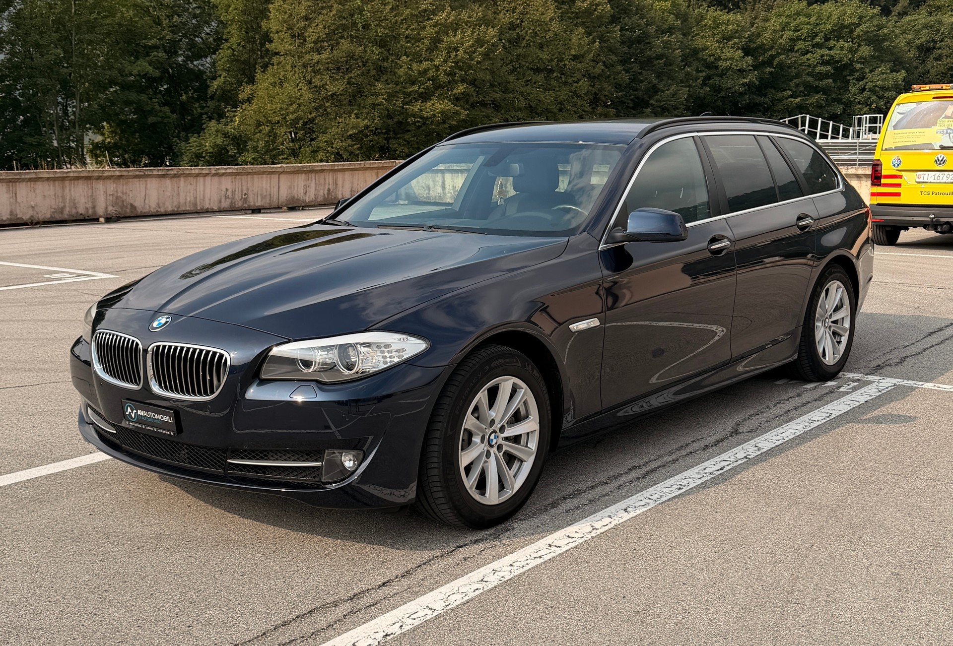 BMW 528i xDrive Touring Steptronic-image-1