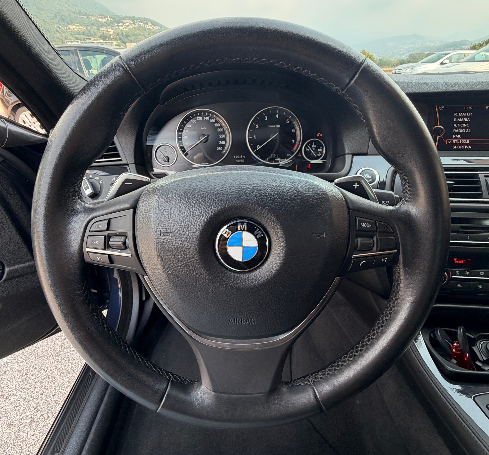 BMW 528i xDrive Touring Steptronic-image-13