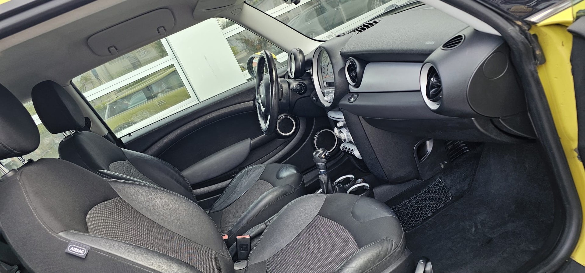 MINI Cooper Steptronic-image-10