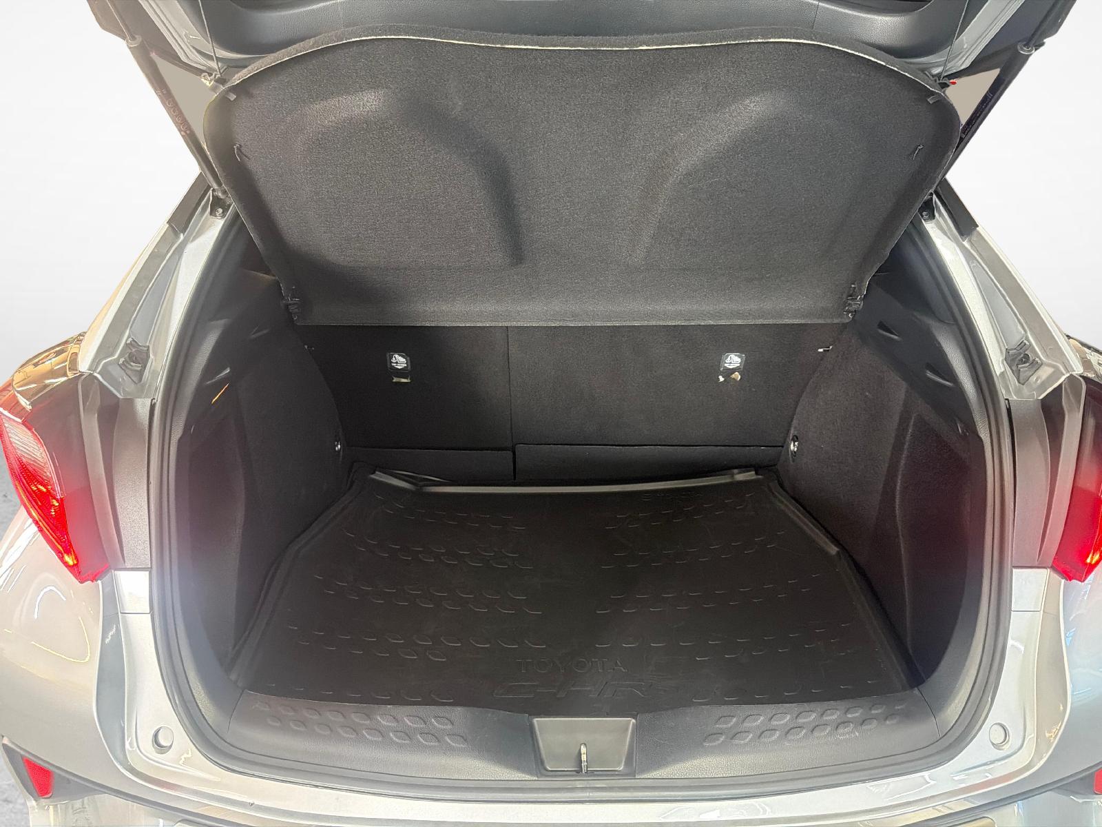 TOYOTA C-HR 1.8 VVTi HSD Trend-image-11