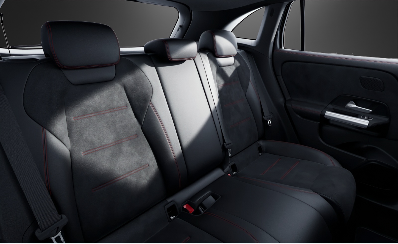 MERCEDES-BENZ GLA 200 7G-DCT-image-9