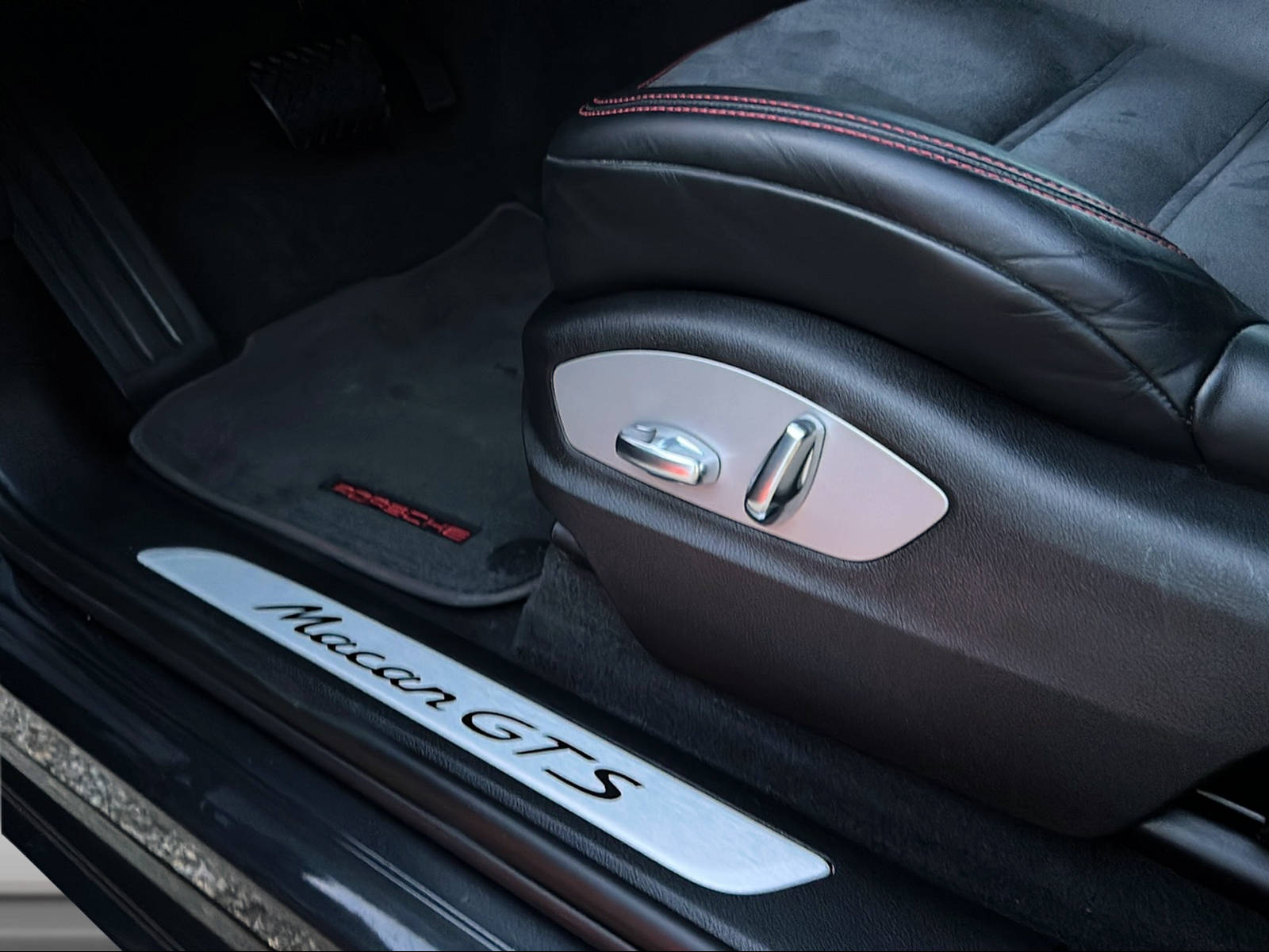 PORSCHE Macan GTS PDK-image-10