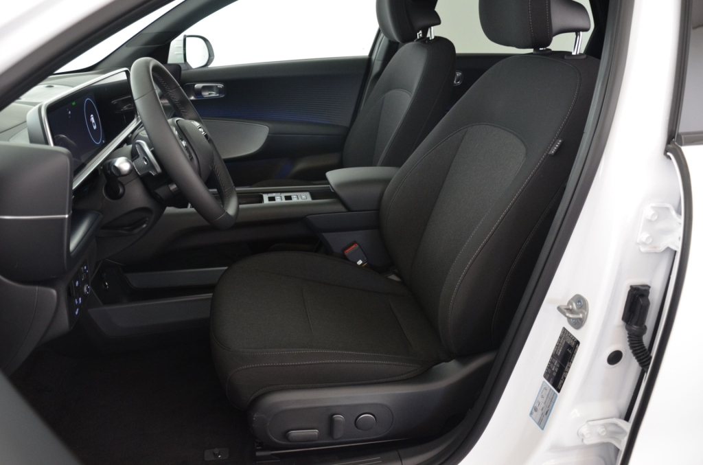 HYUNDAI Ioniq 6 77kWh Plus Line 4WD-image-12