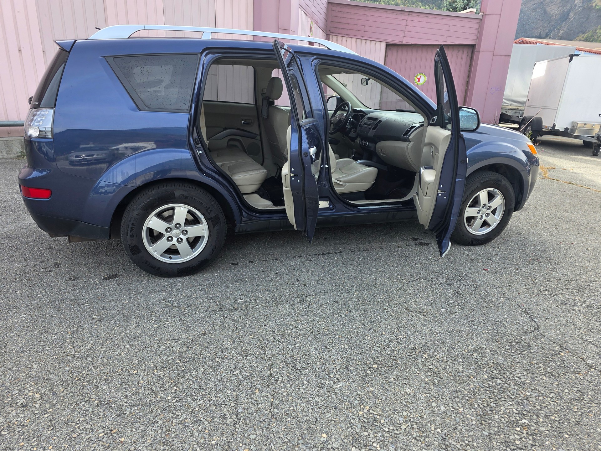 MITSUBISHI Outlander 2.4 Intense 4WD-image-8