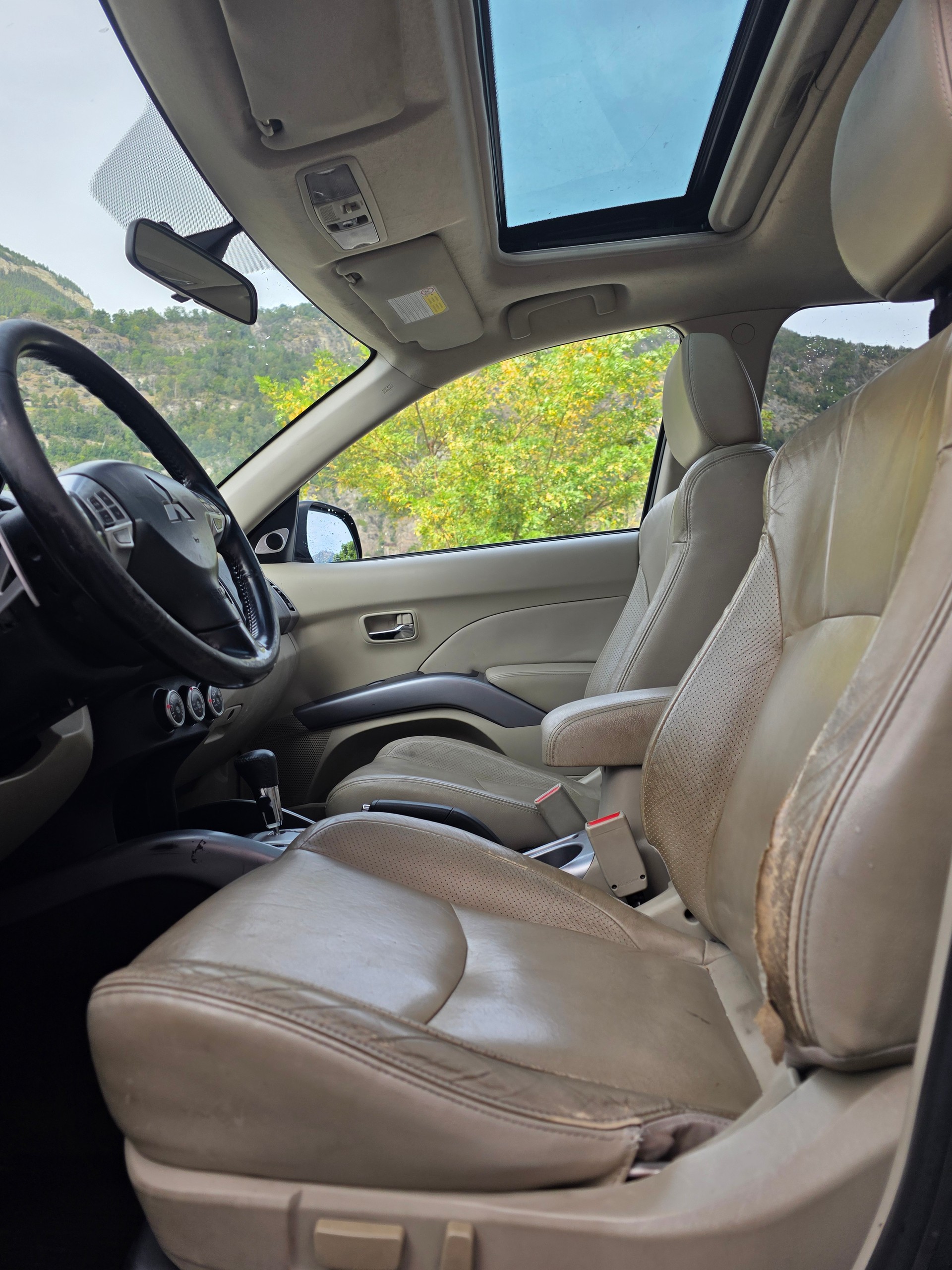 MITSUBISHI Outlander 2.4 Intense 4WD-image-11